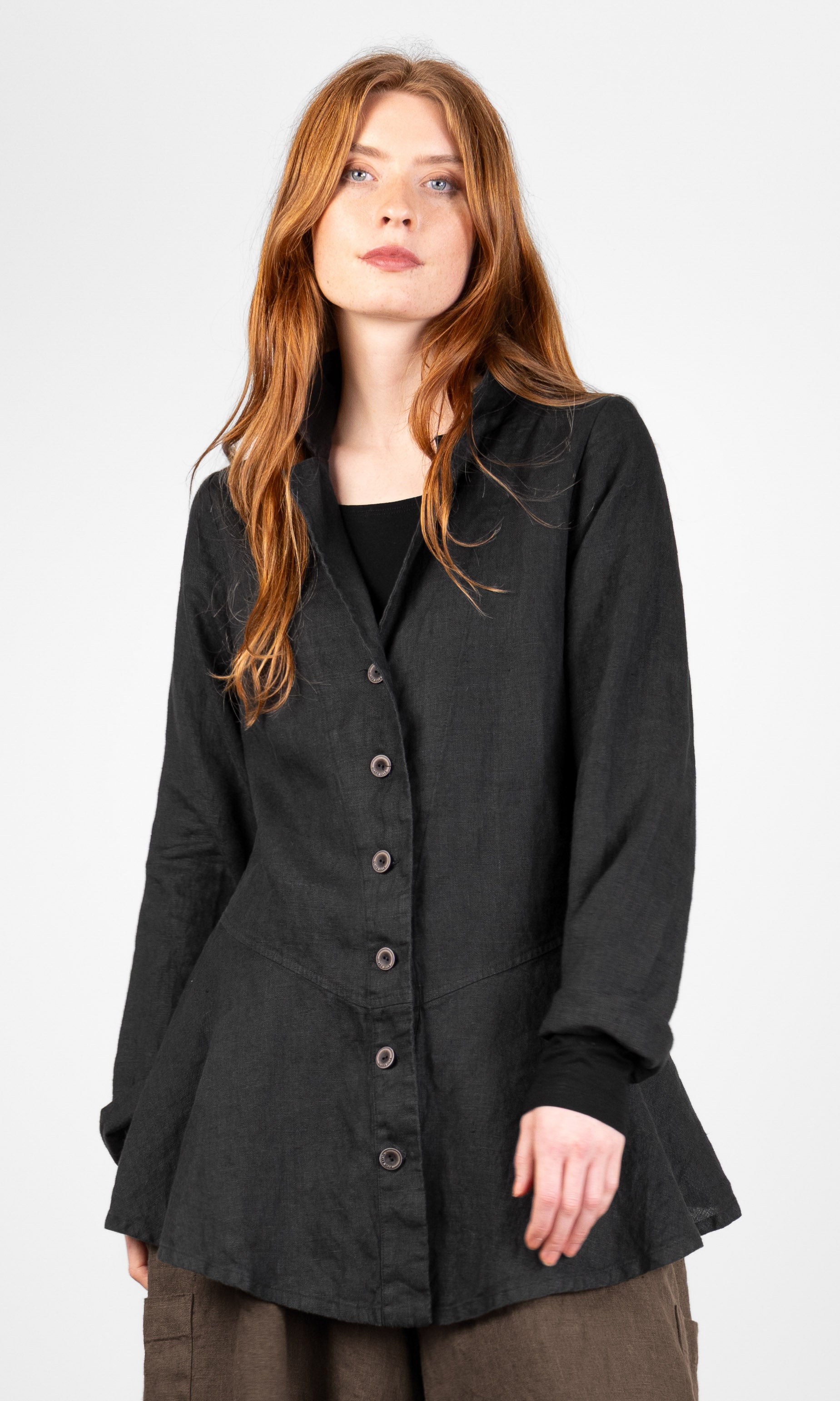 Lange jacke mit ausgestelltem Saum