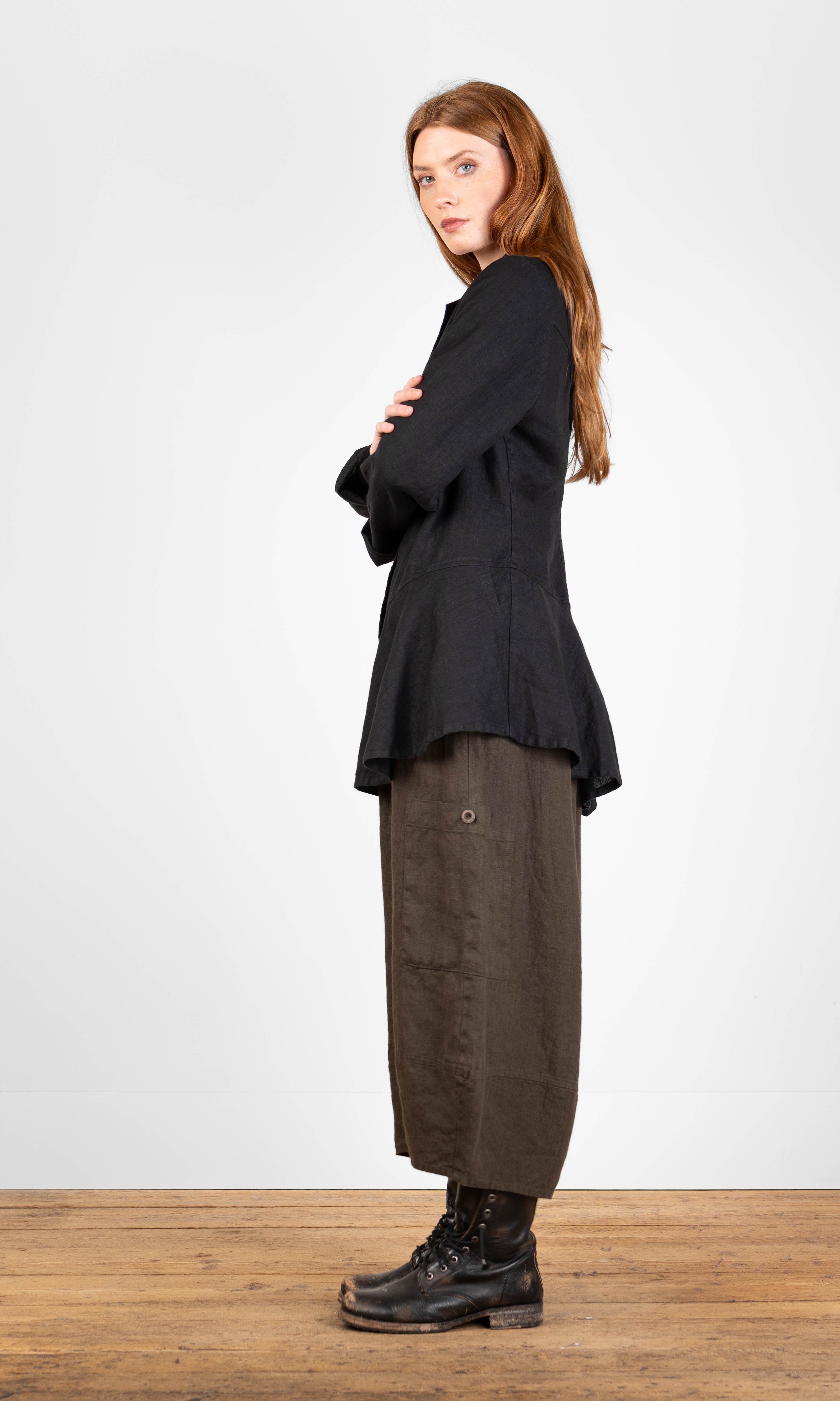 Lange jacke mit ausgestelltem Saum