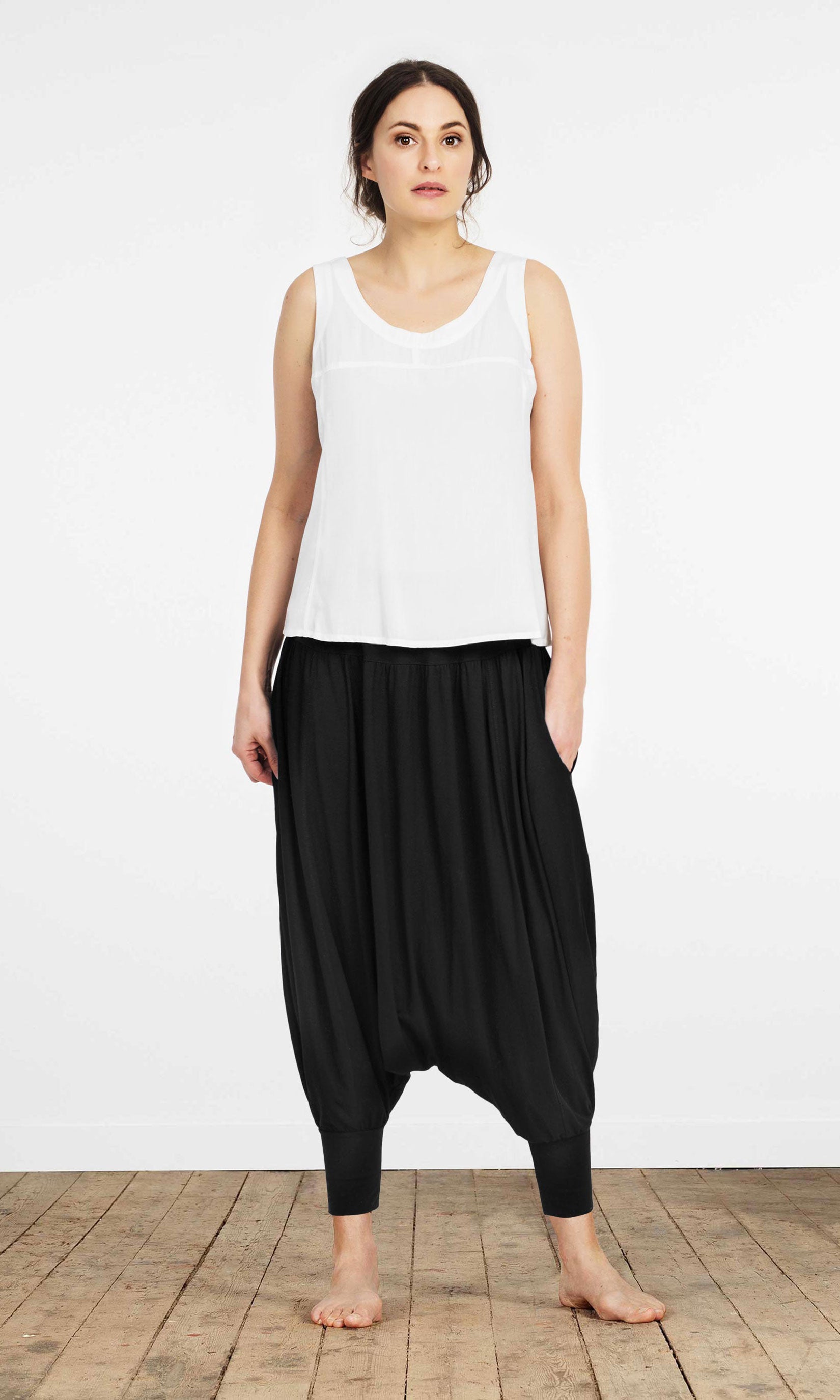 Capri harem pants with cuffs in viscose