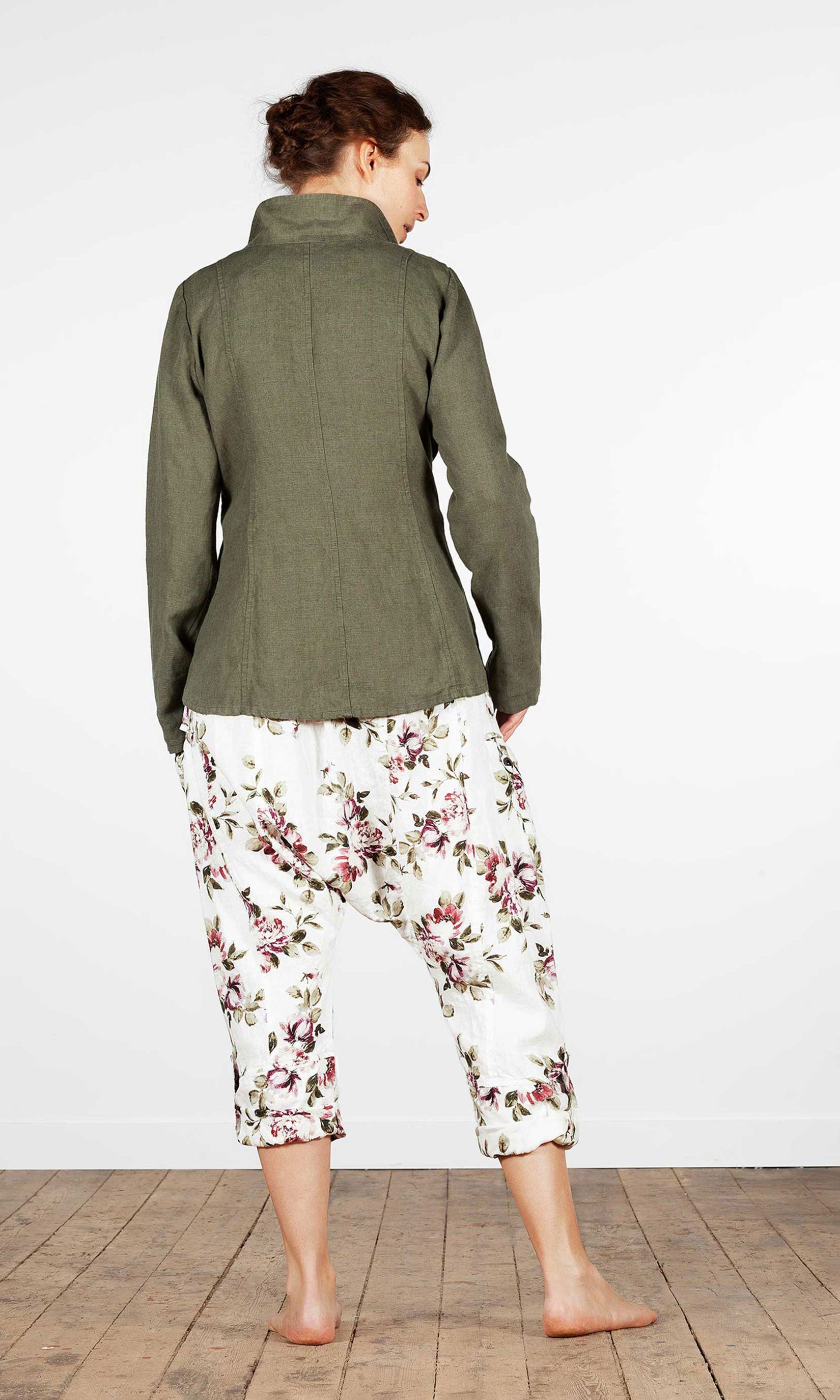 Classic fitted linen jacket