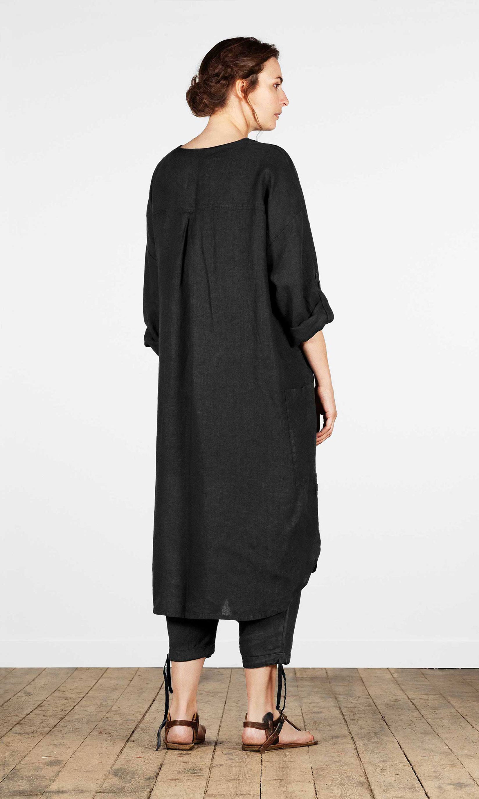 V-neck linen coat with button