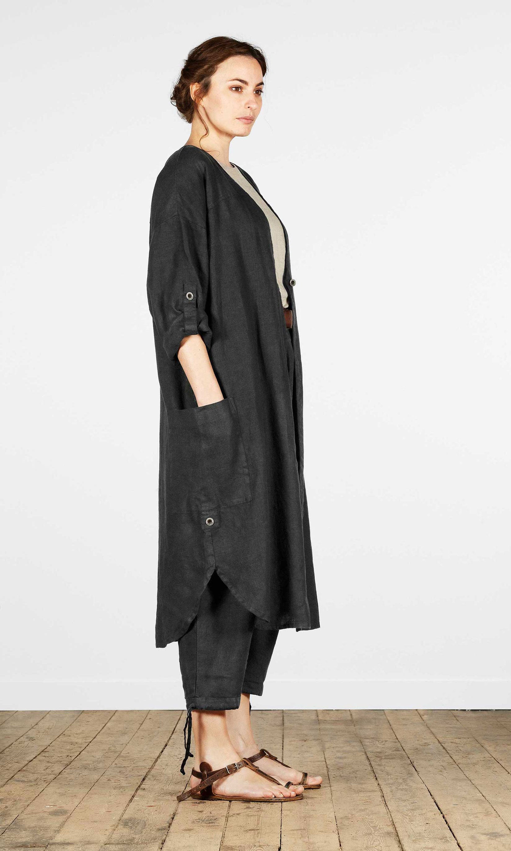 V-neck linen coat with button