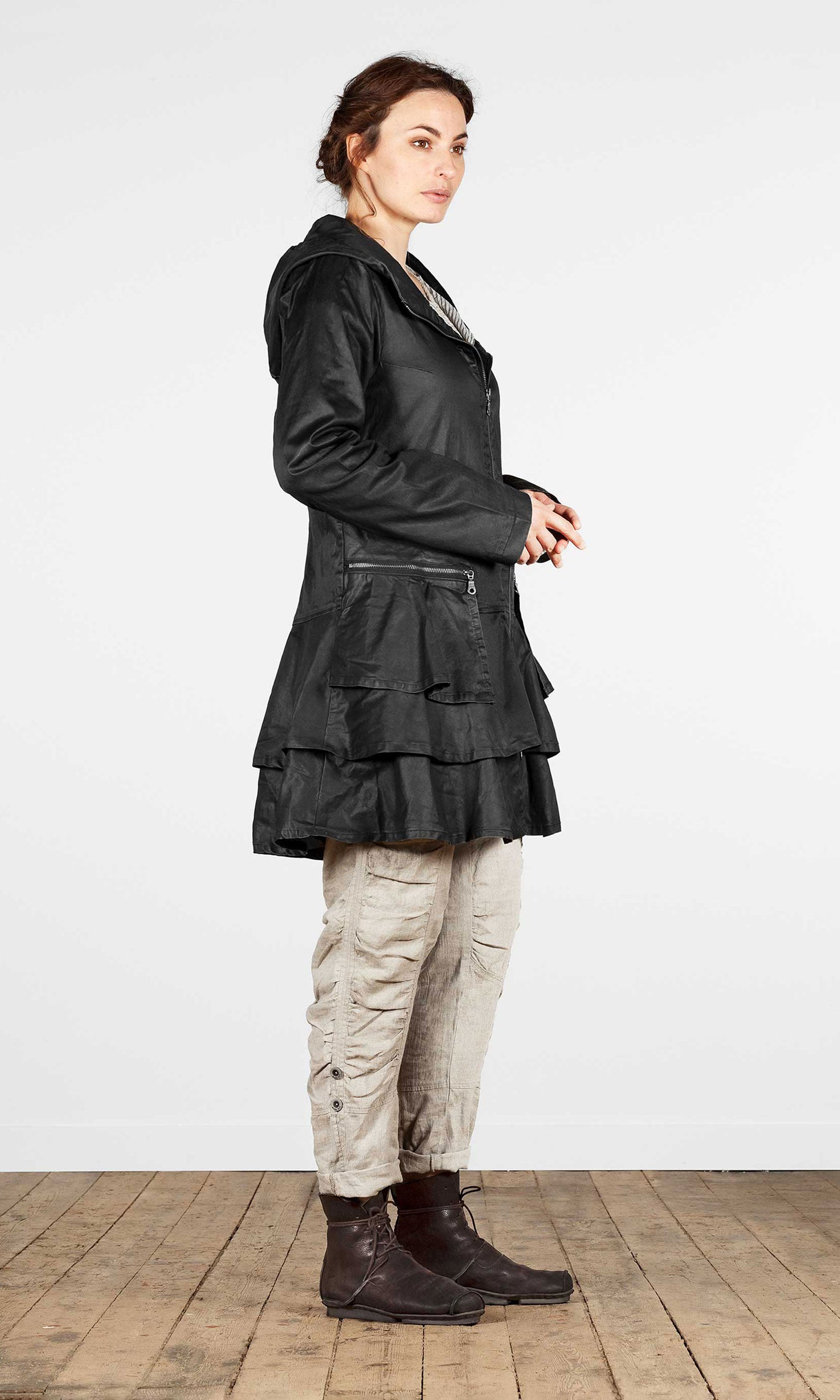 Gefütterte Jacke aus gewachster Baumwolle mit Rüschen