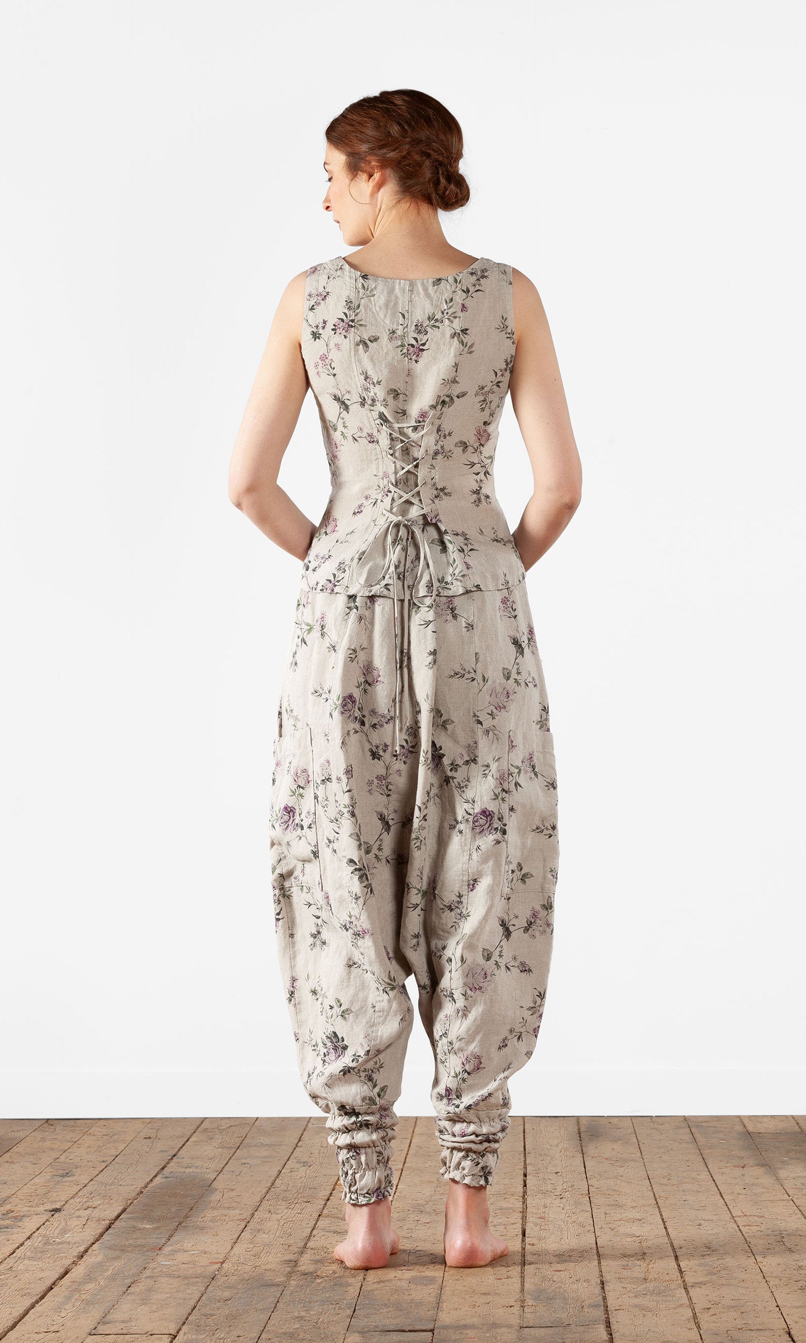 Linen tank top with lacing at the back
