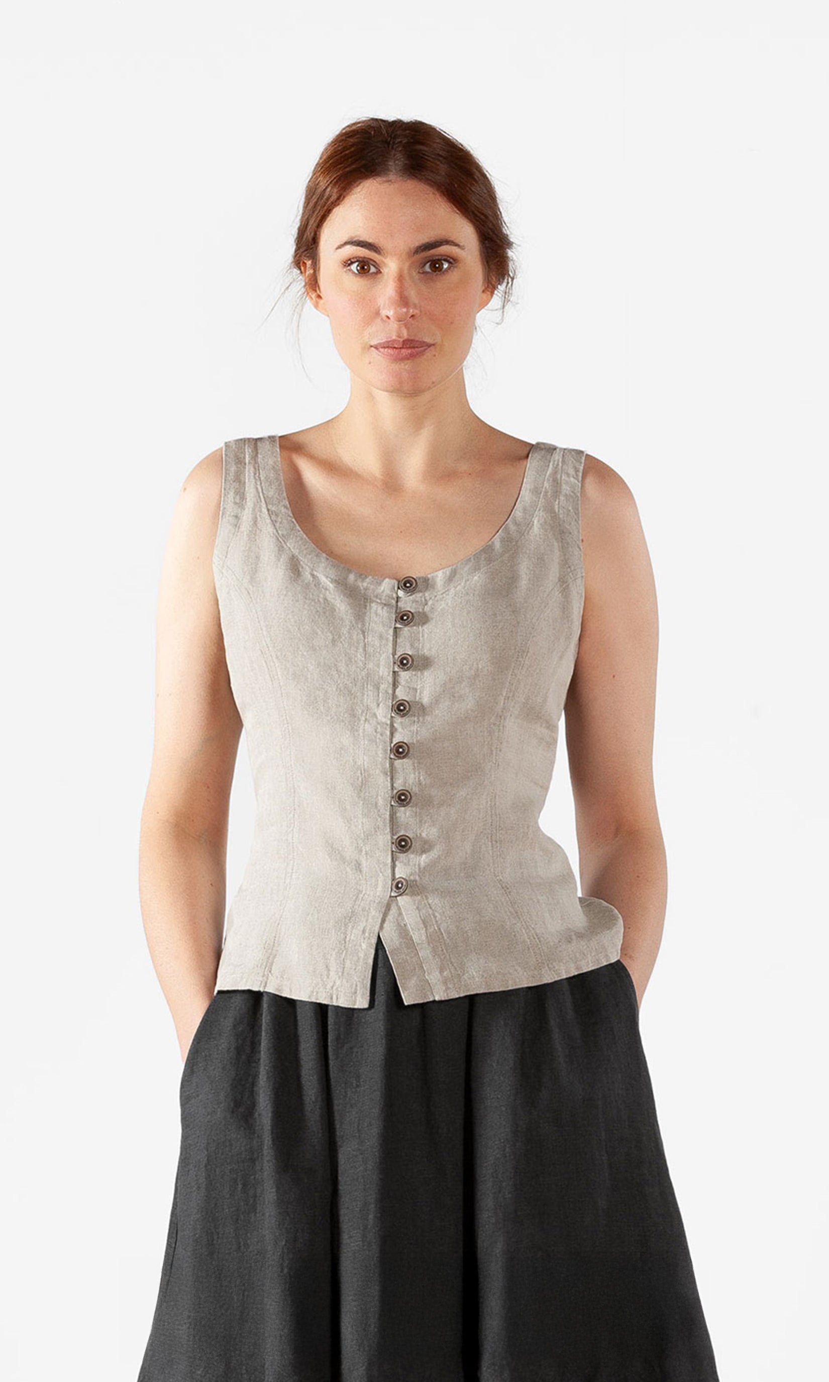 Linne med snörning i ryggen