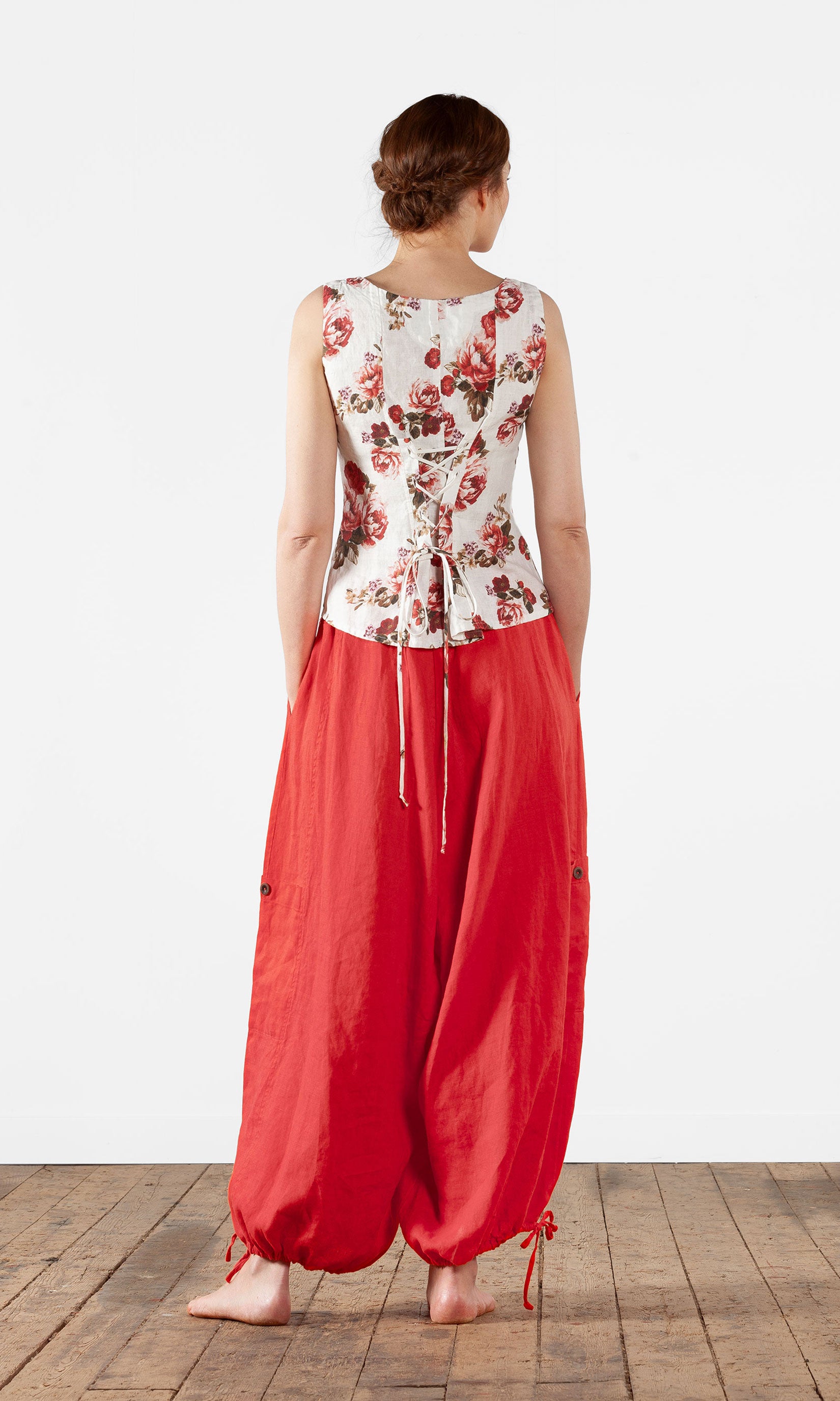 Linen tank top with lacing at the back