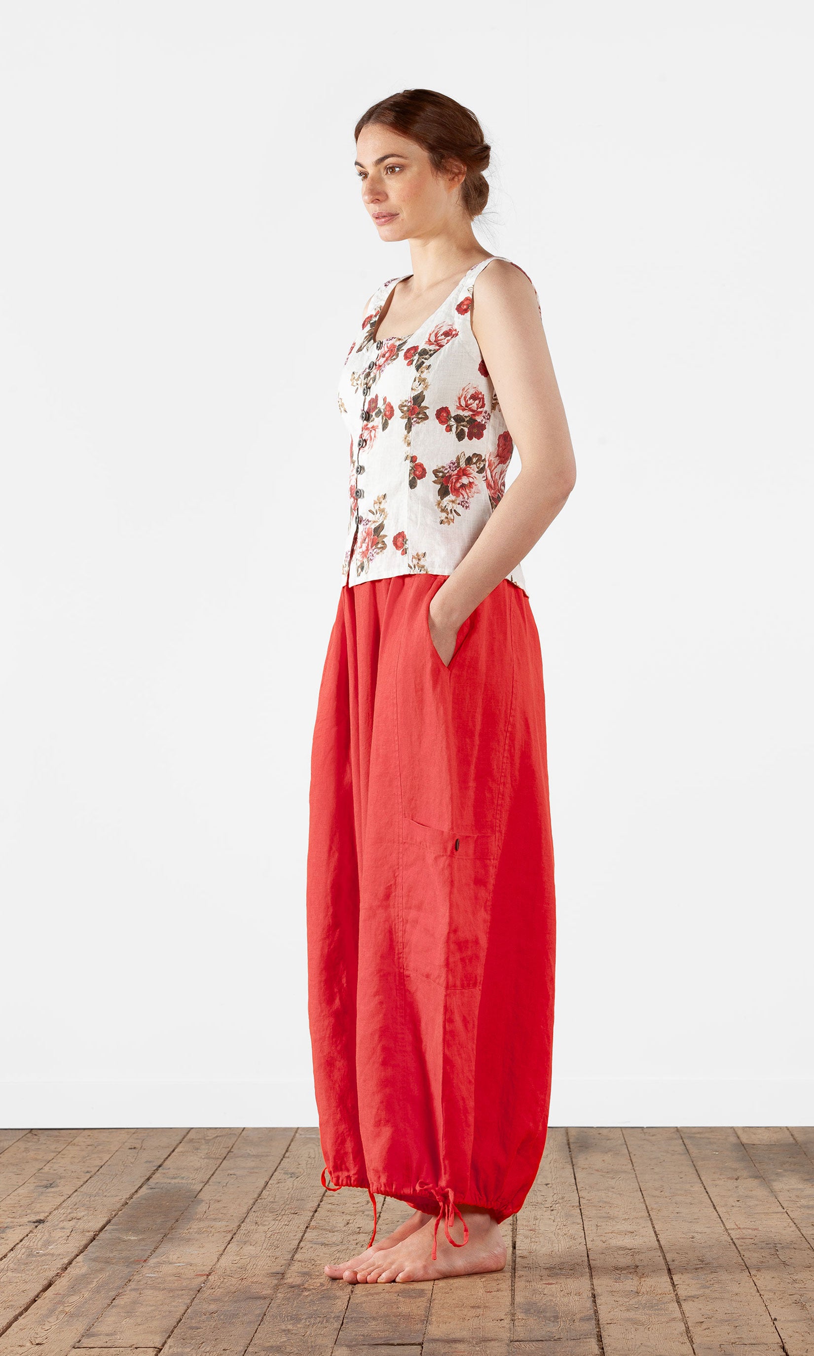 Linen tank top with lacing at the back