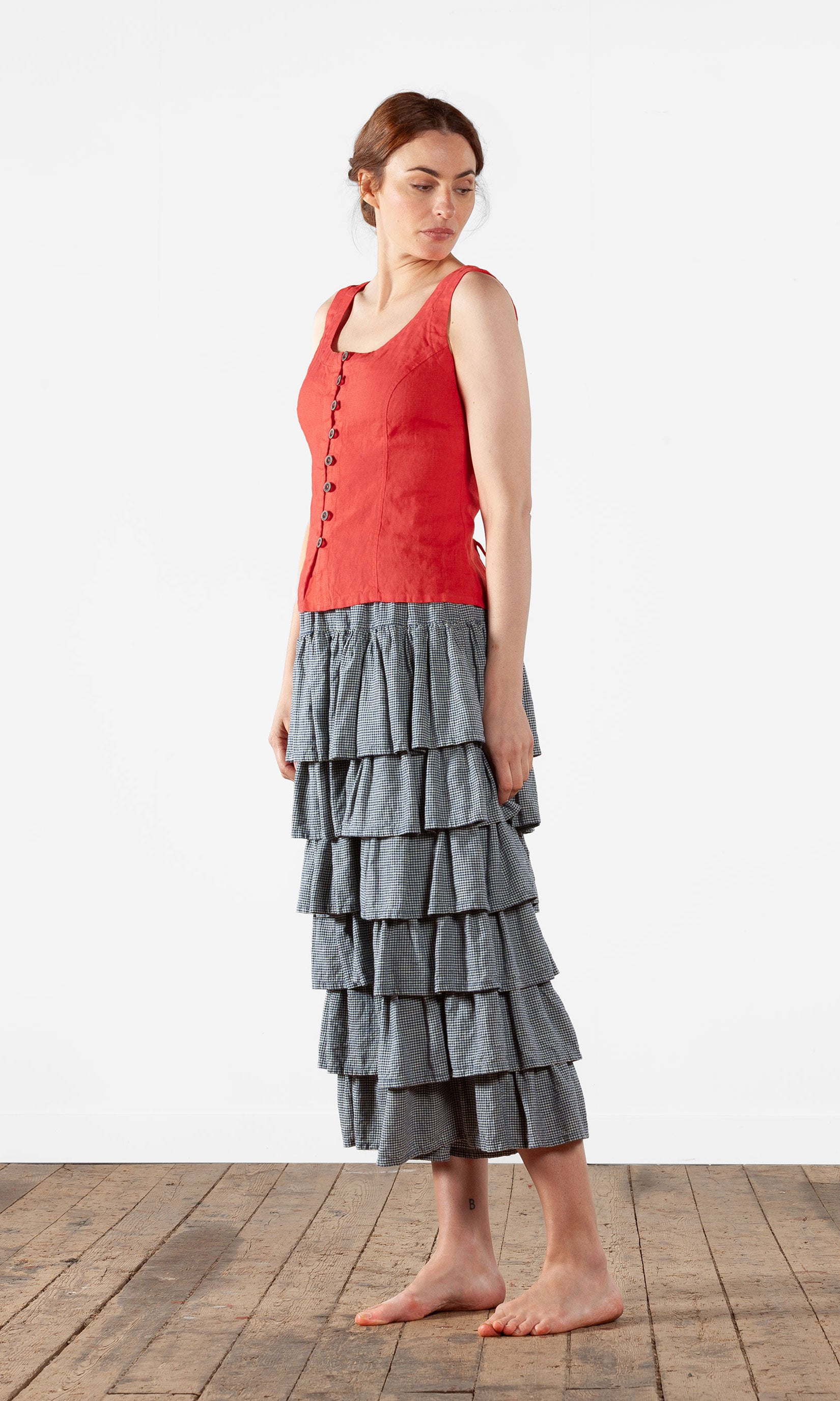 Linen tank top with lacing at the back