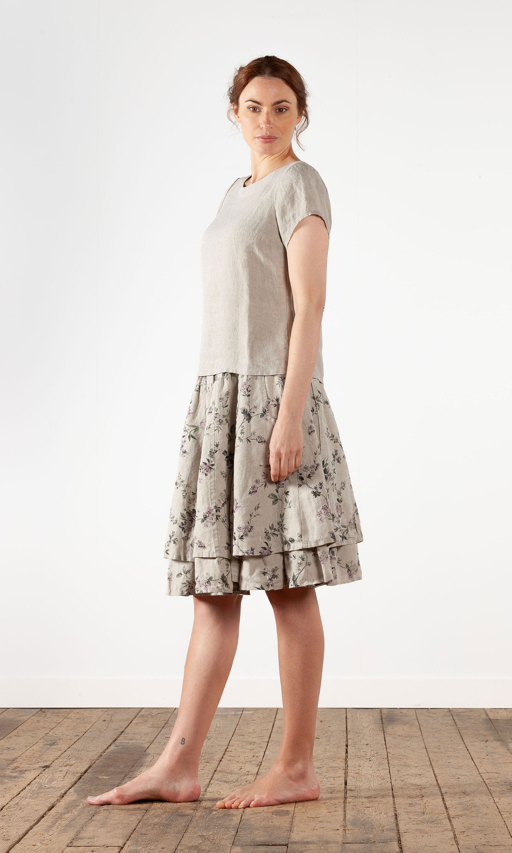 Linen top with buttoning at the back