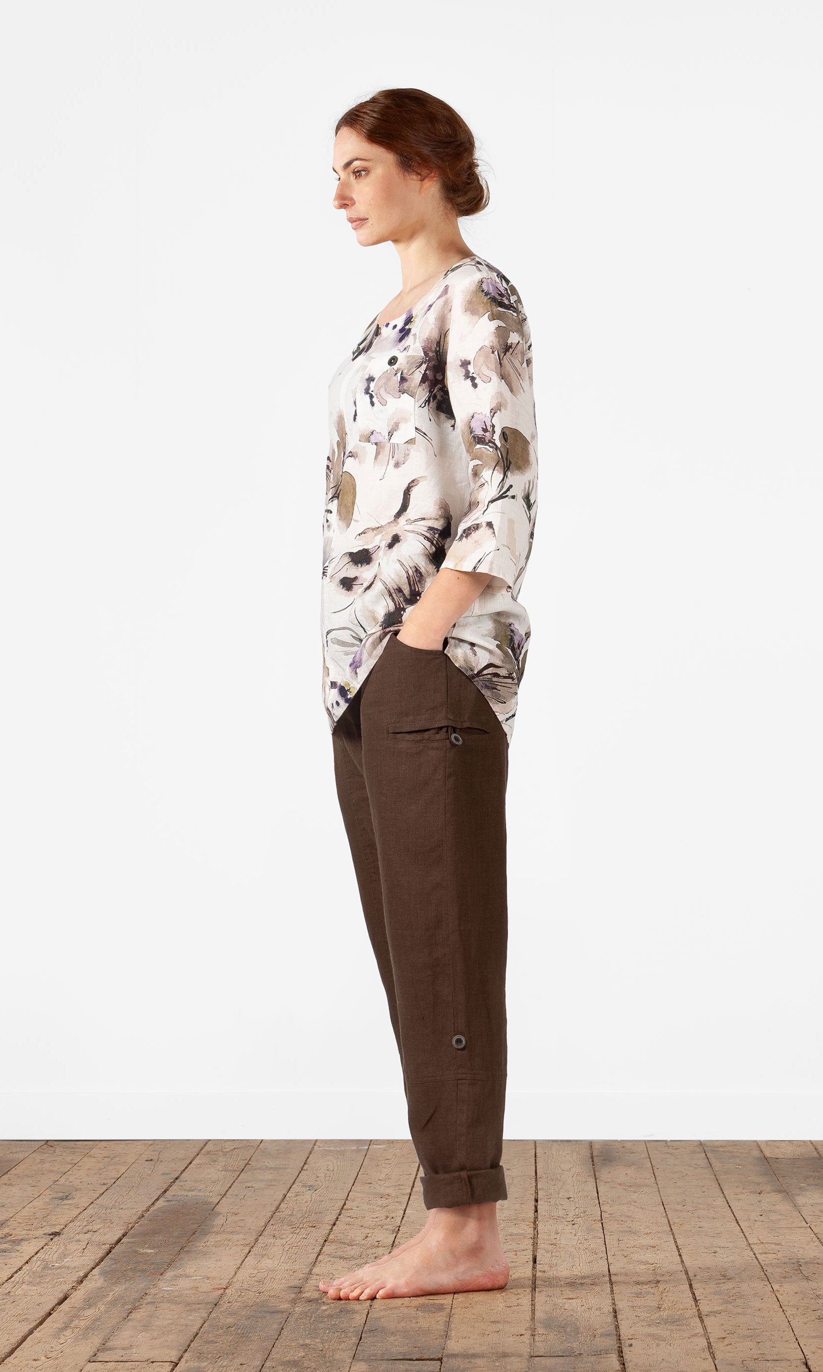 Straight linen tunic with 3/4 sleeves