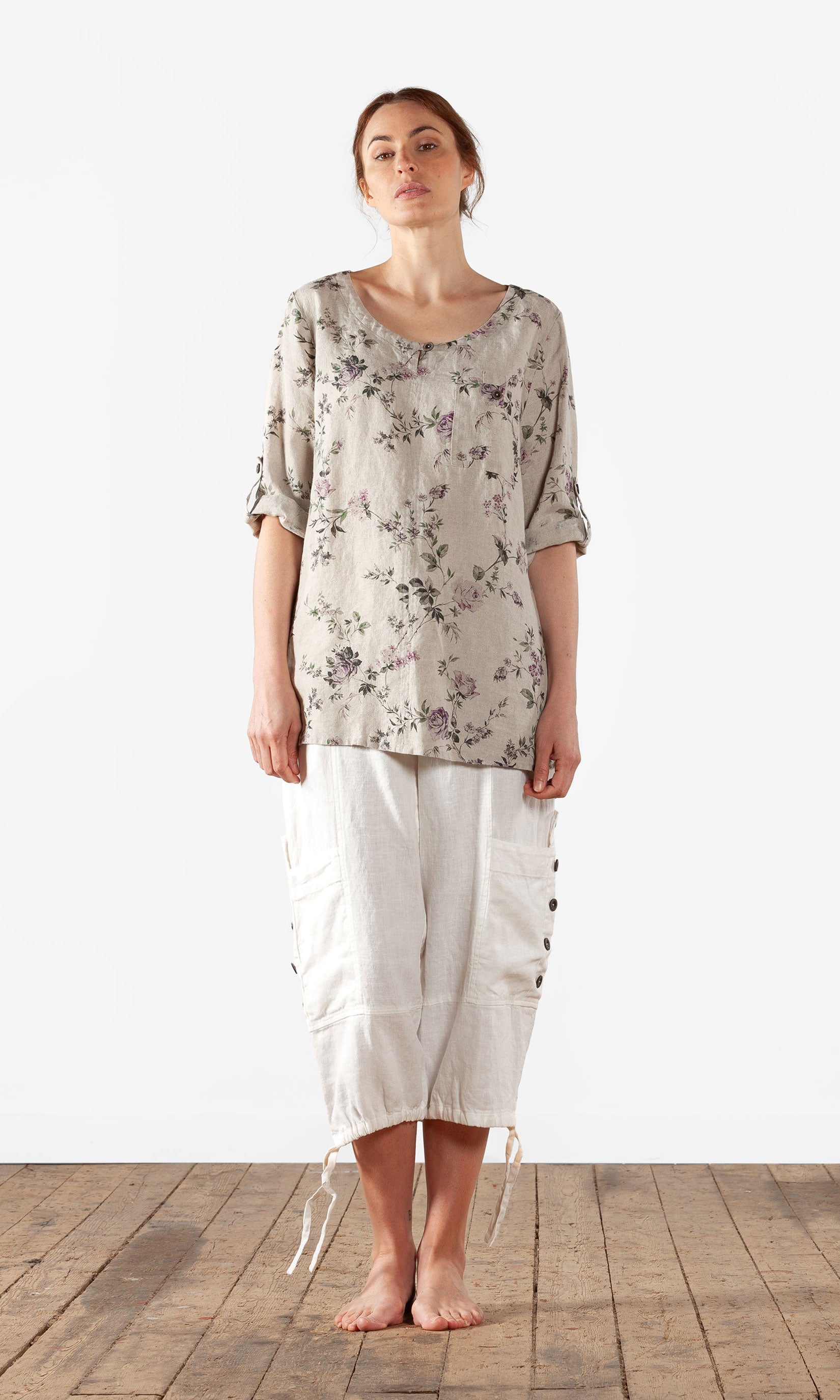 Straight linen tunic with 3/4 sleeves