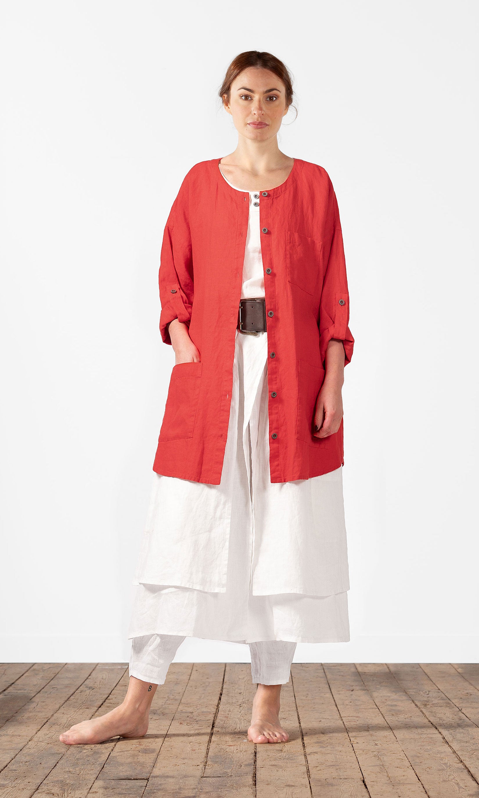 Long shirt in linen with patch pockets