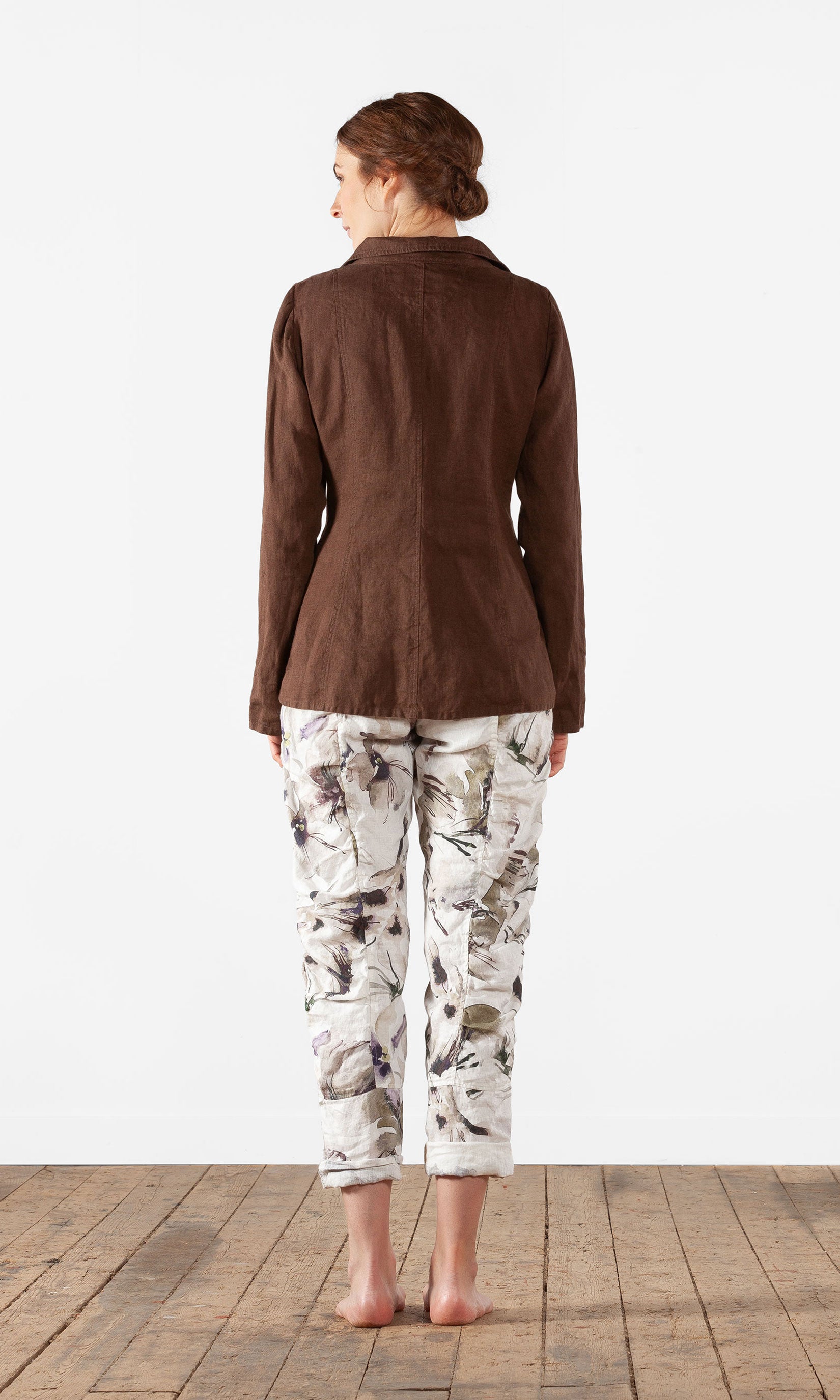 Classic fitted linen blazer