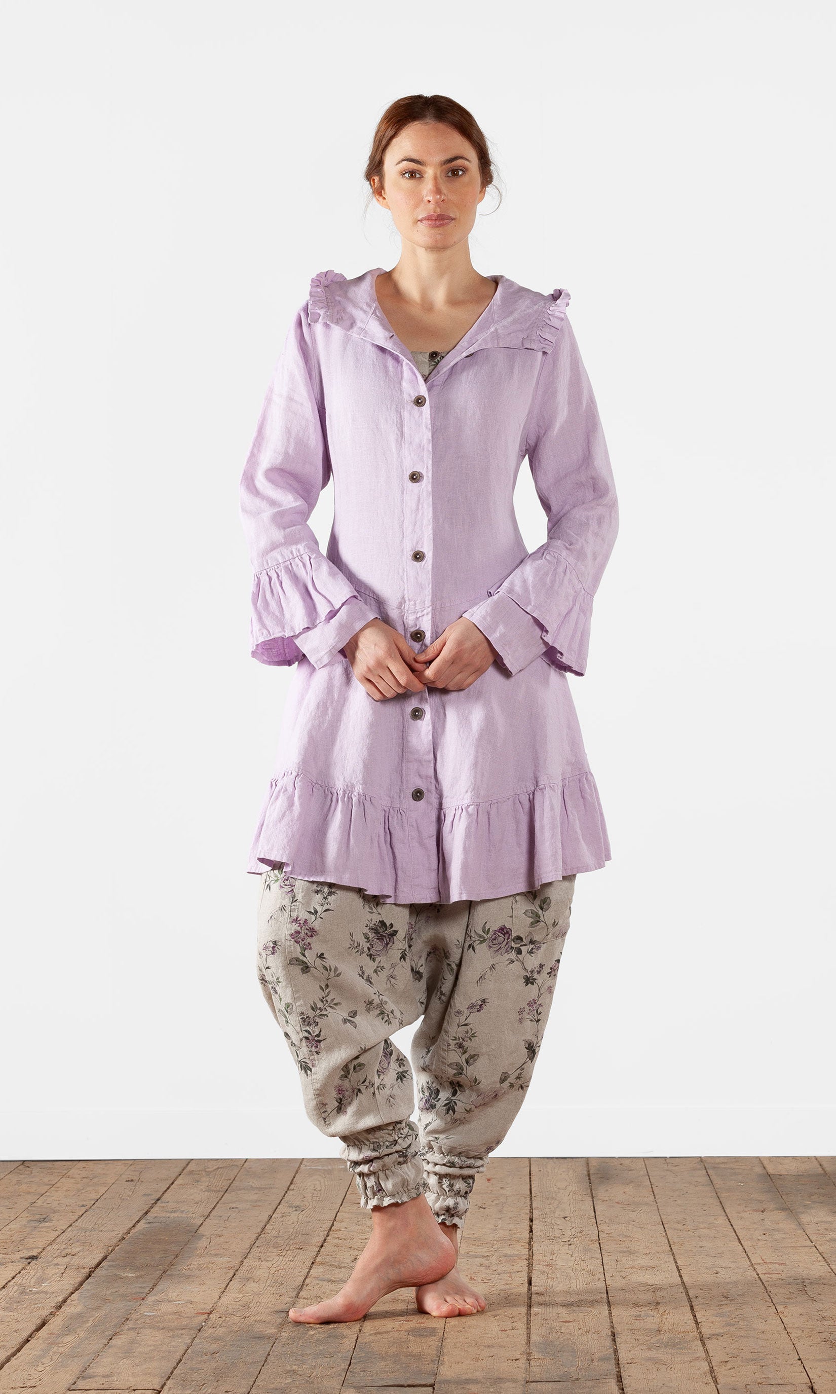 Linnejacka med volanger, figursydd modell