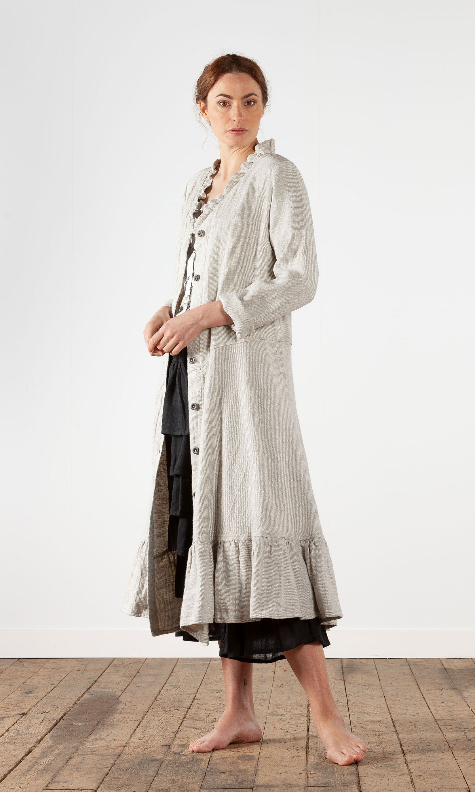 Linnerock med volang, v-ringad