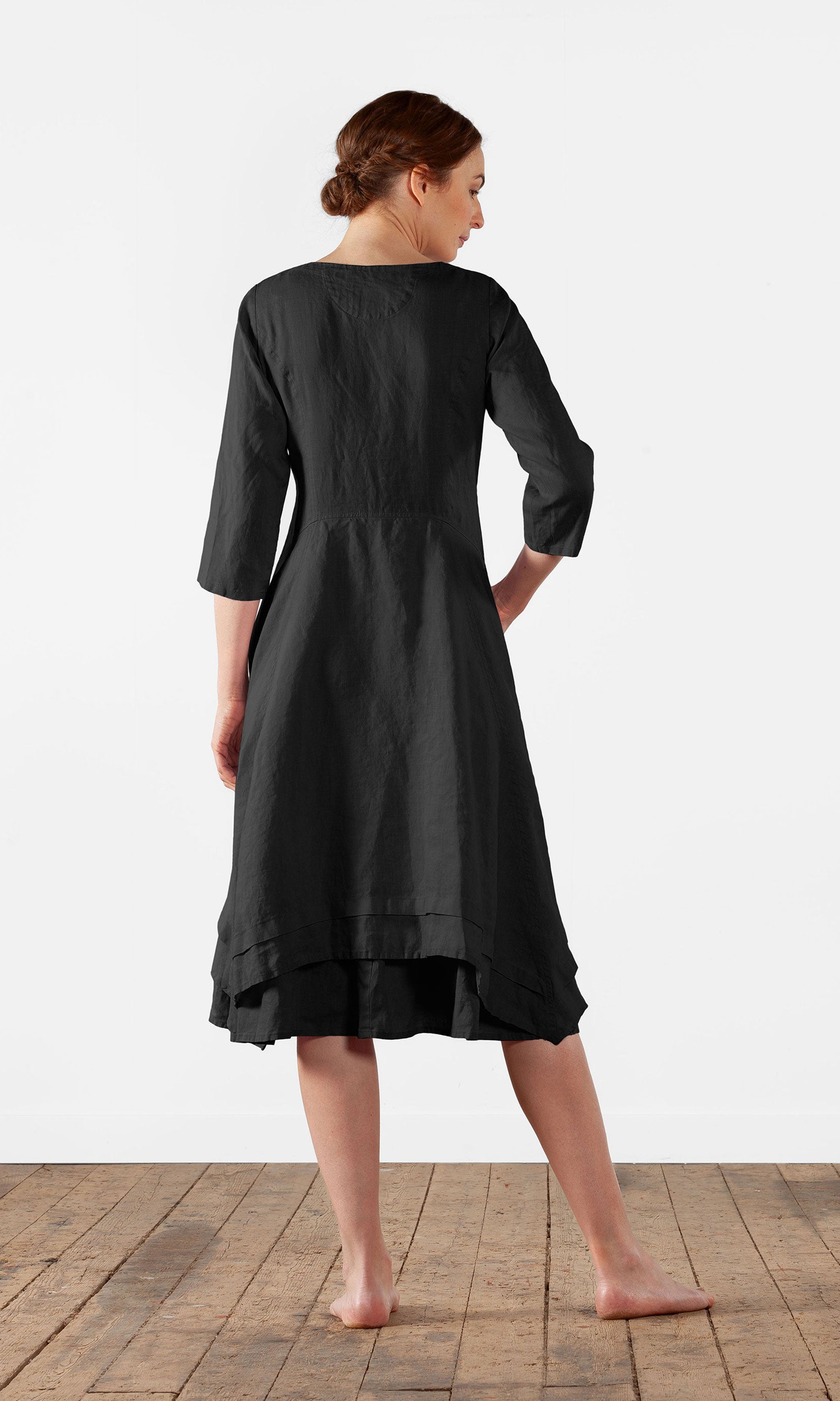 Figurbetontes Leinenkleid mit Knöpfen