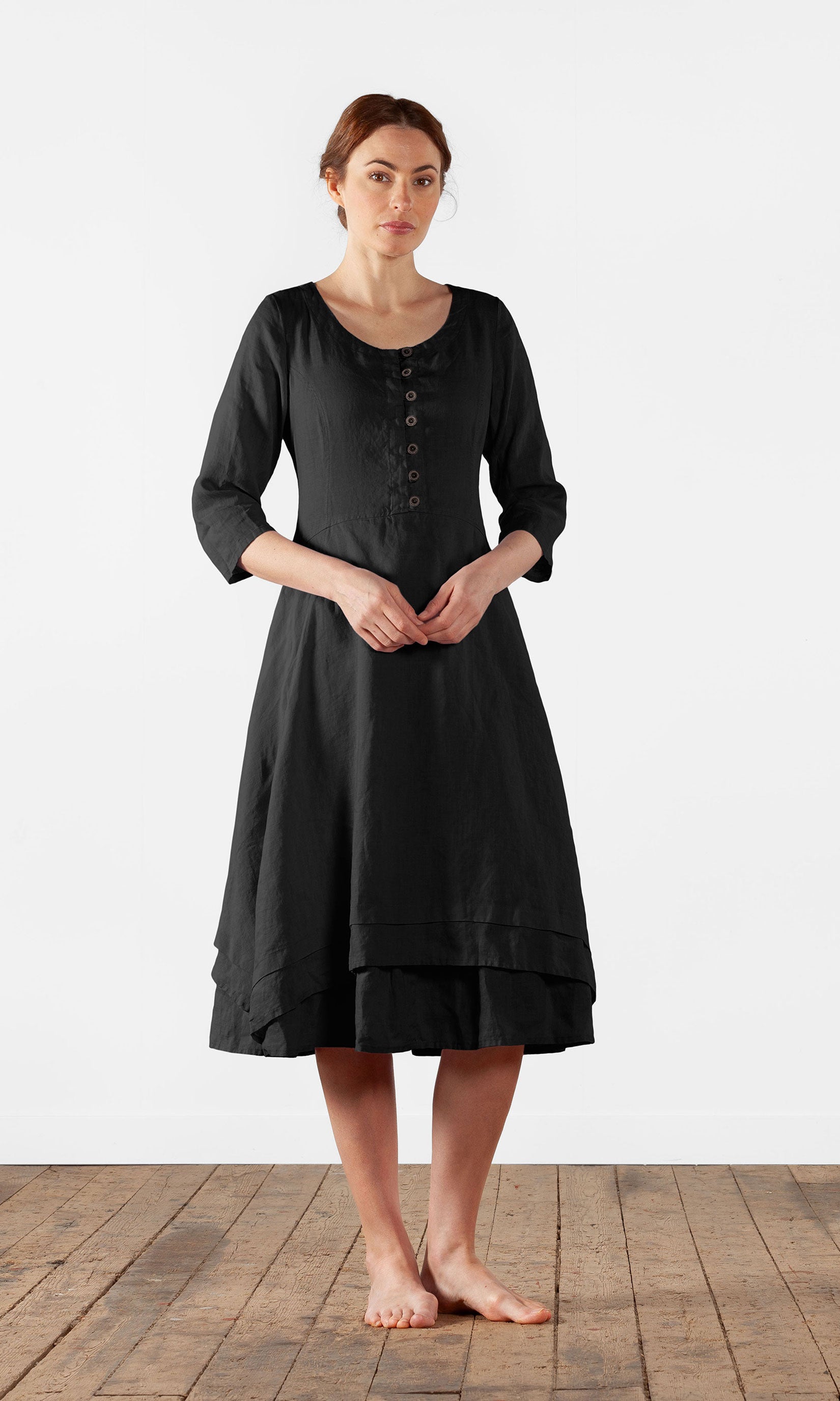 Figurbetontes Leinenkleid mit Knöpfen