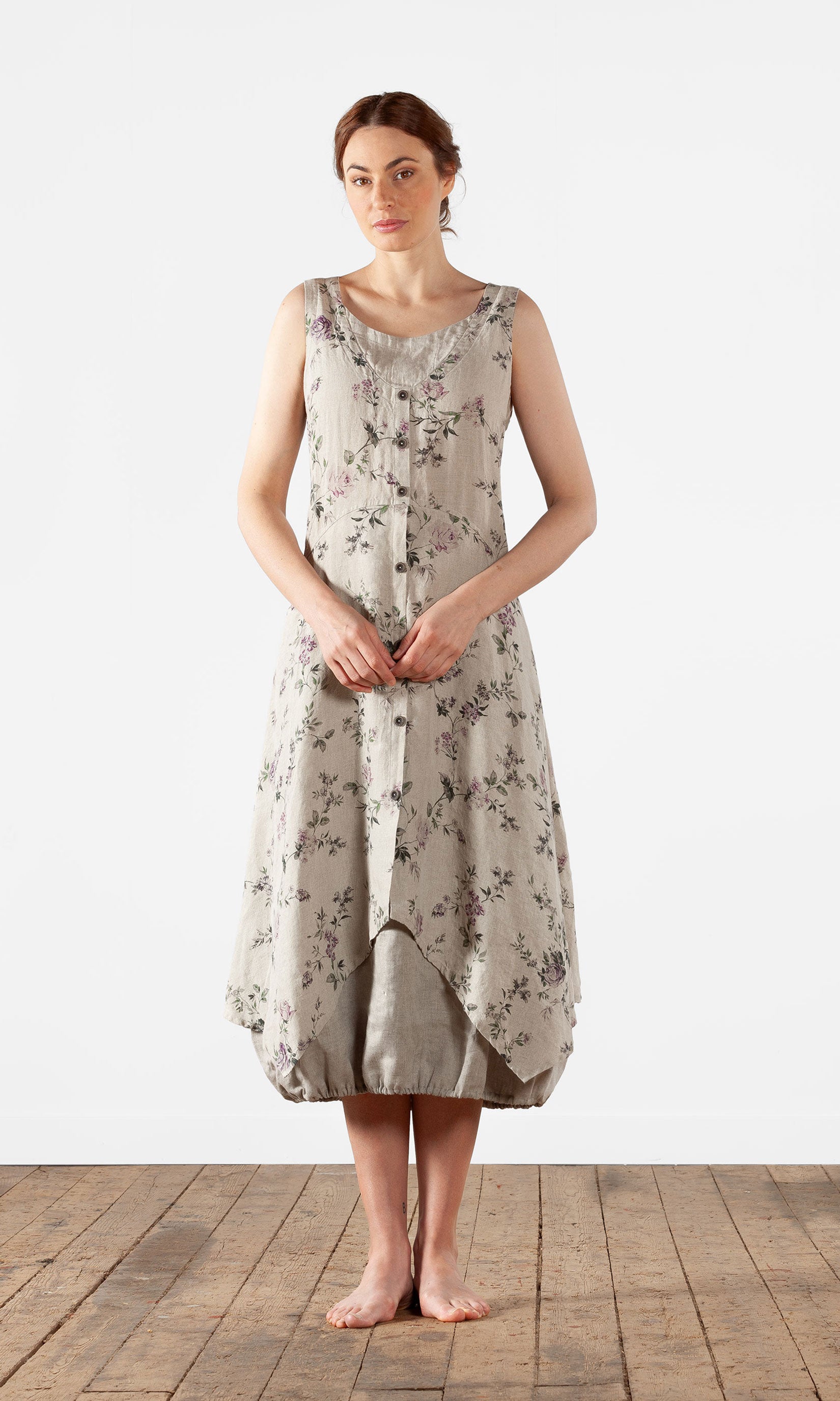 Langes ärmelloses Leinenkleid auf Lager