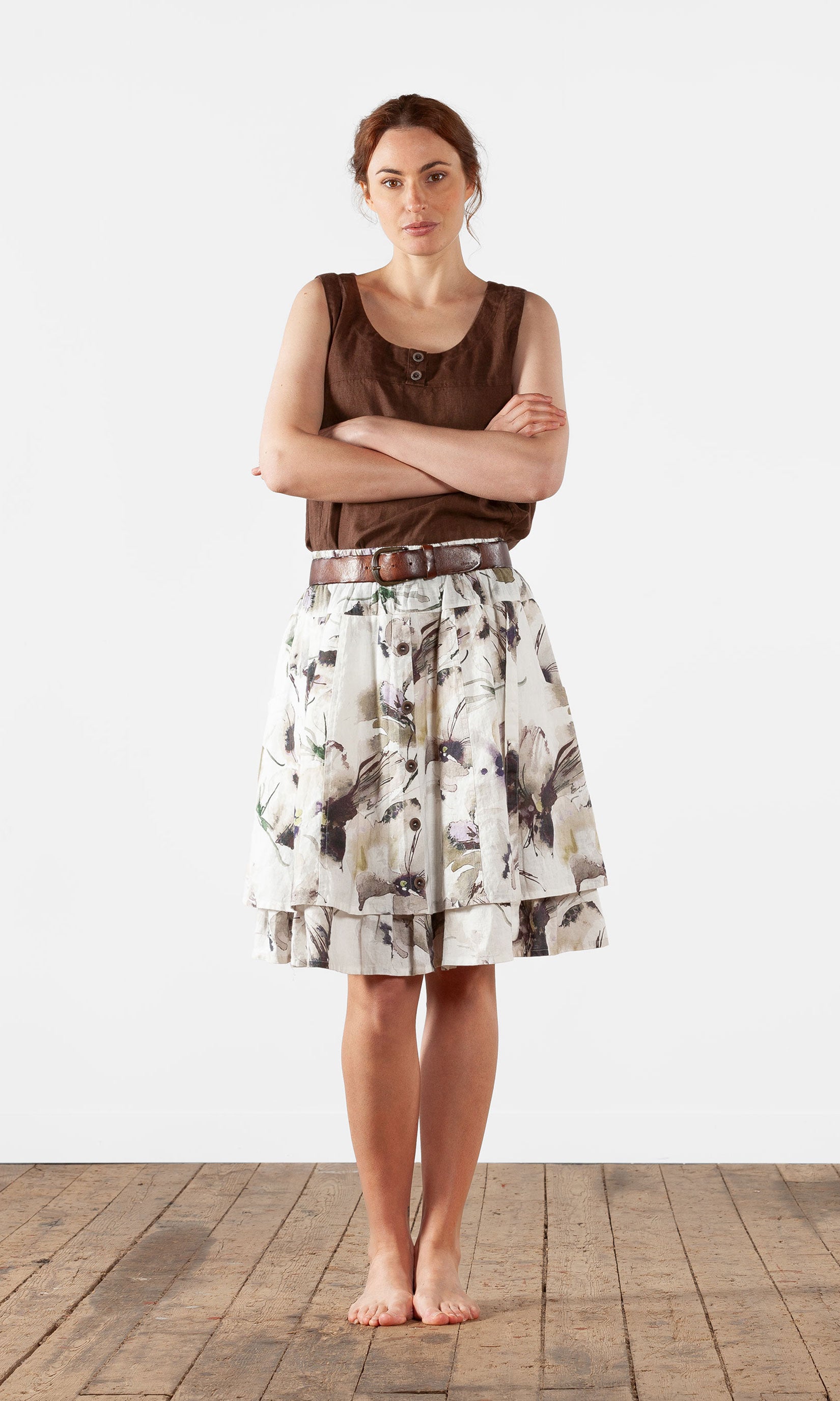 Kurzer Leinenrock mit Rüsche