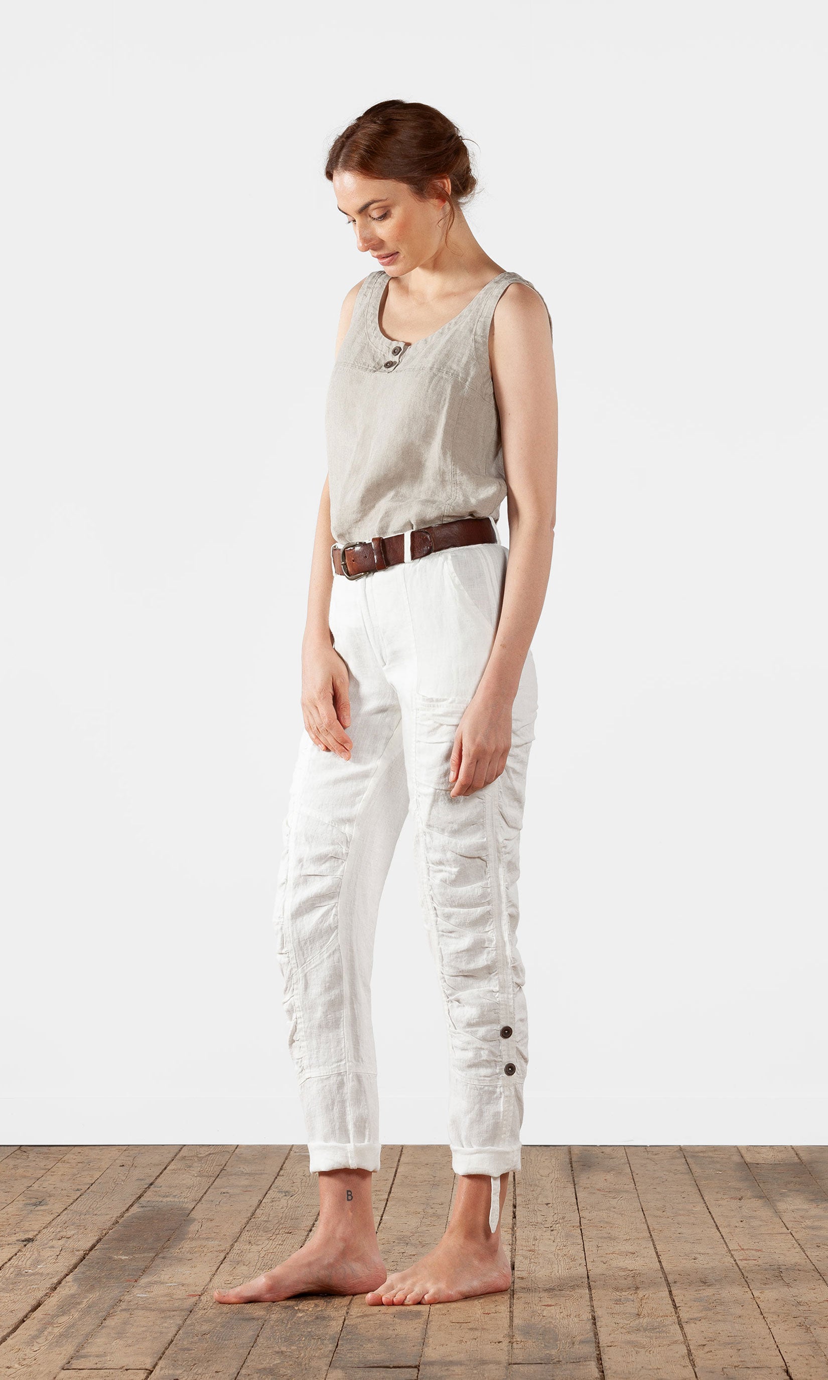 Pleated linen trousers