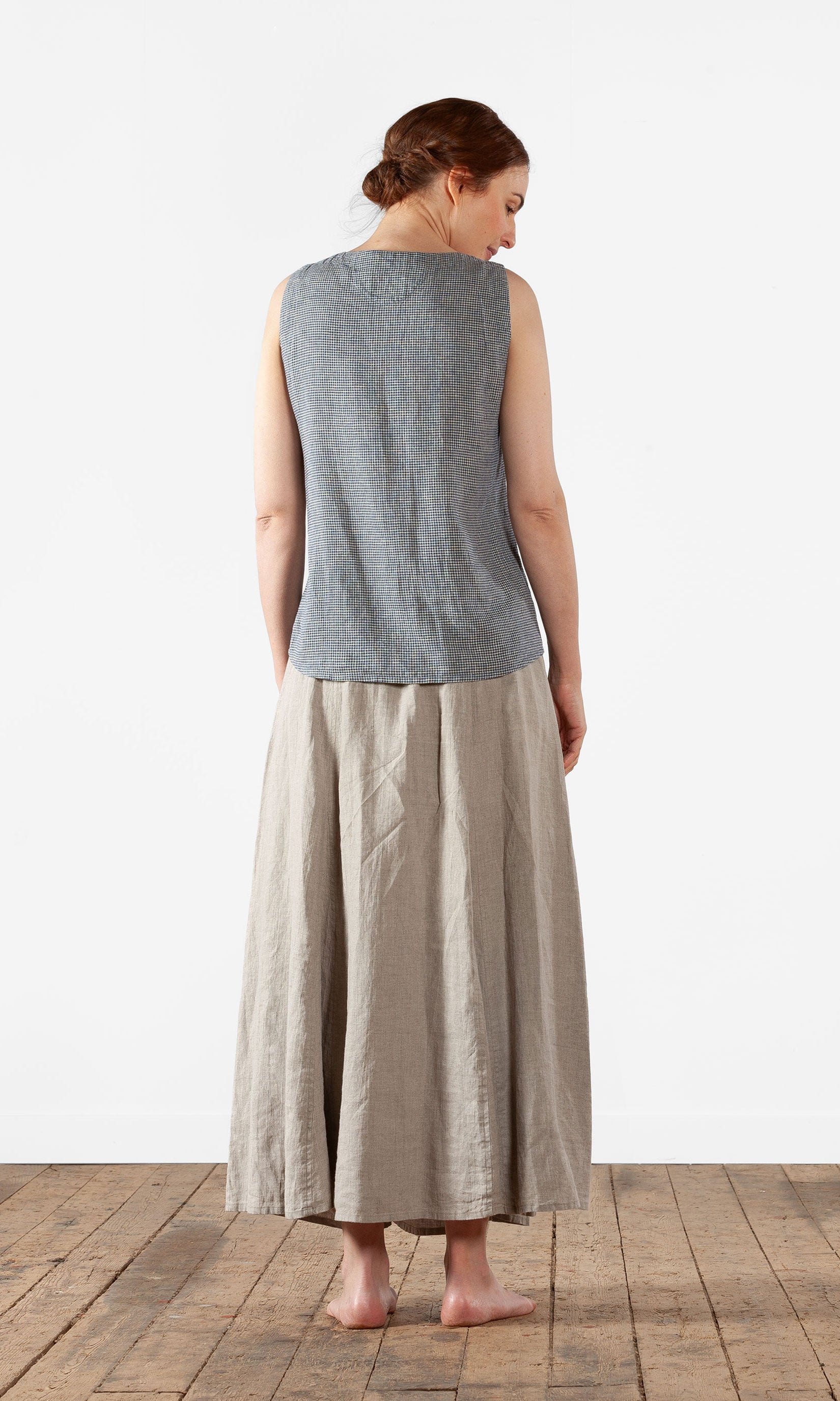 Straight tank top with buttons in hemp blend