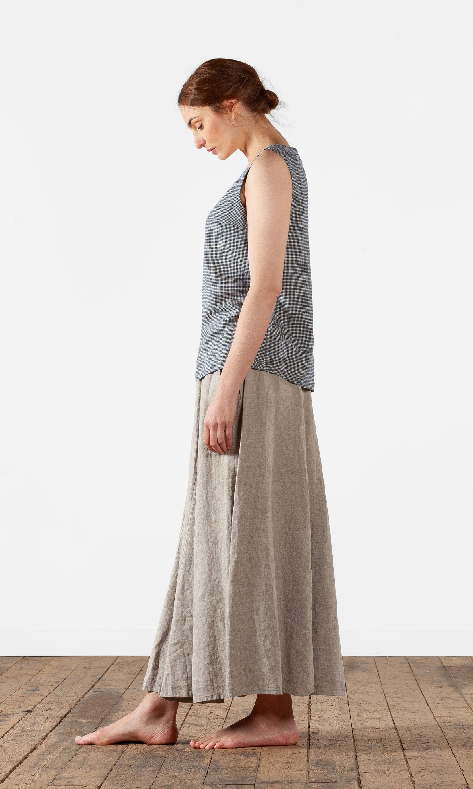Straight tank top with buttons in hemp blend