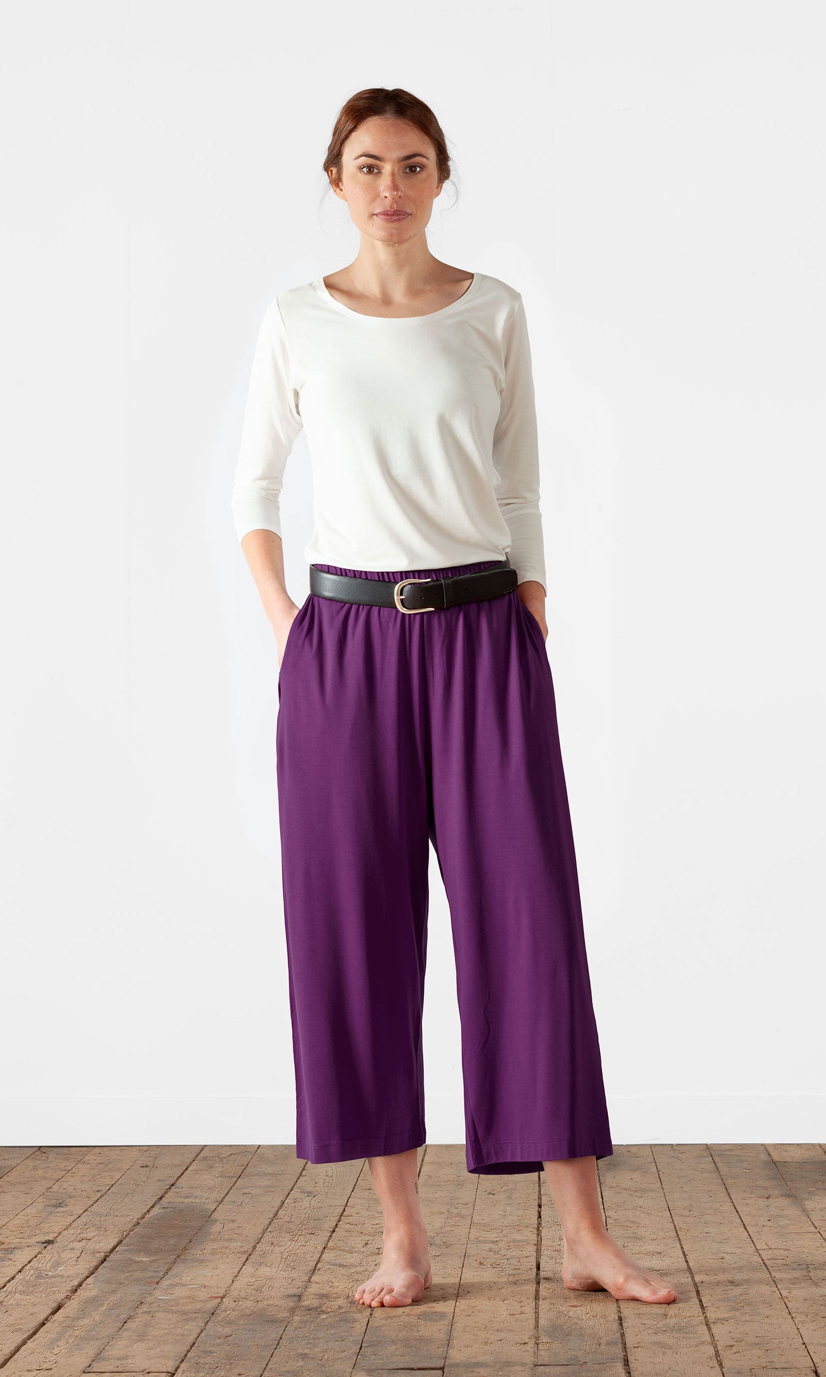 Viskosbyxa i vid, rak caprimodell