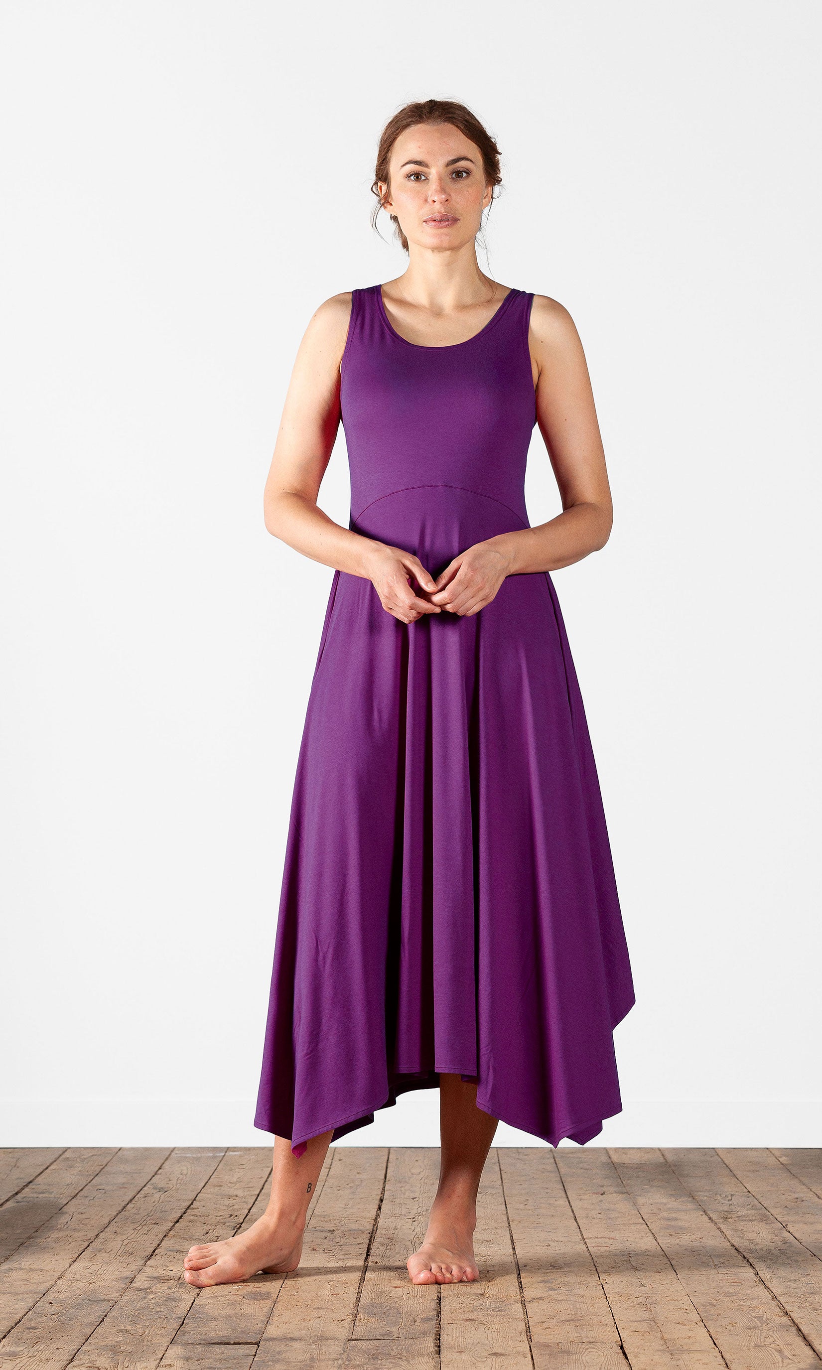 Viskosklänning utan ärm