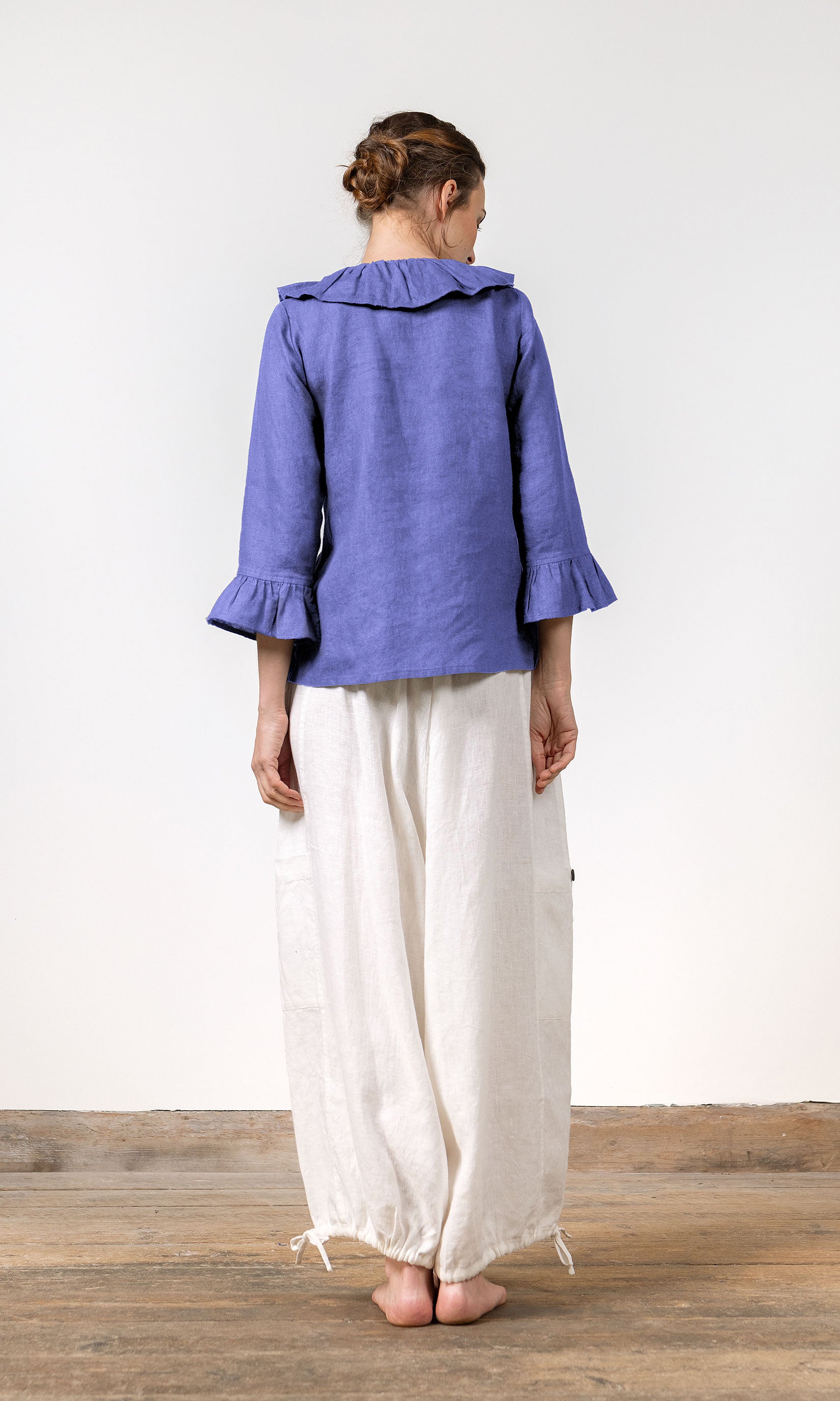 Linneblus med volanger, rak modell