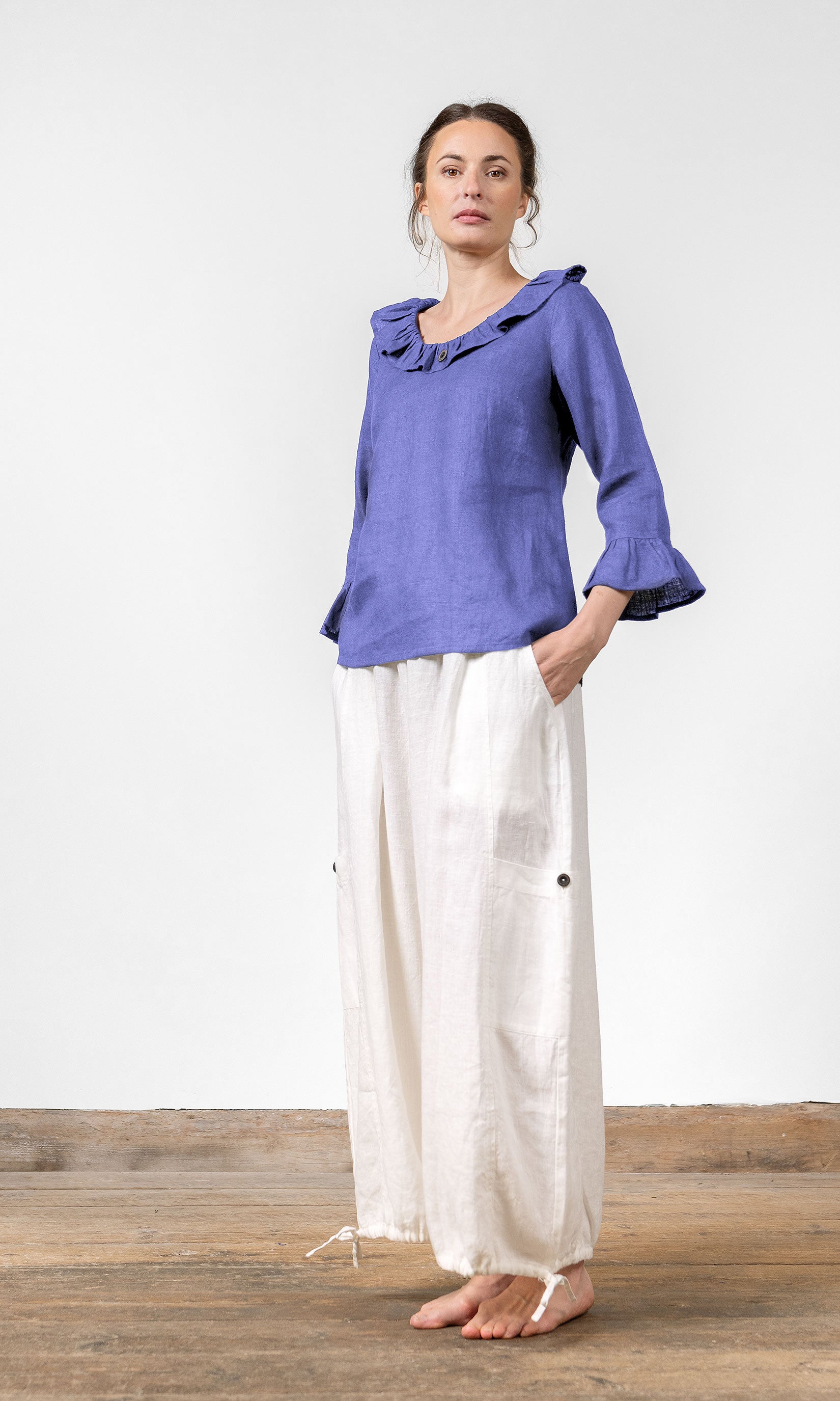 Linneblus med volanger, rak modell