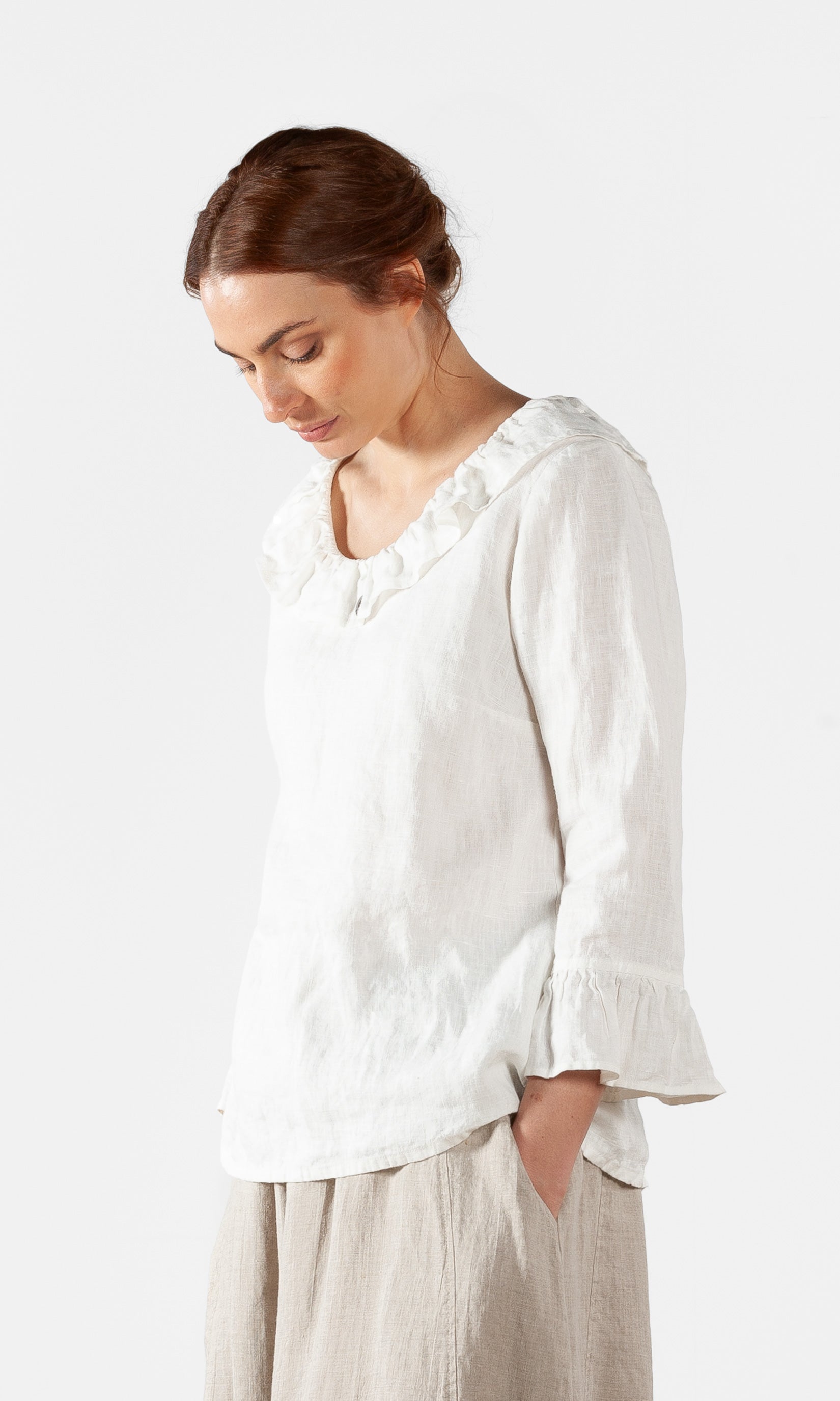 Linneblus med volanger, rak modell