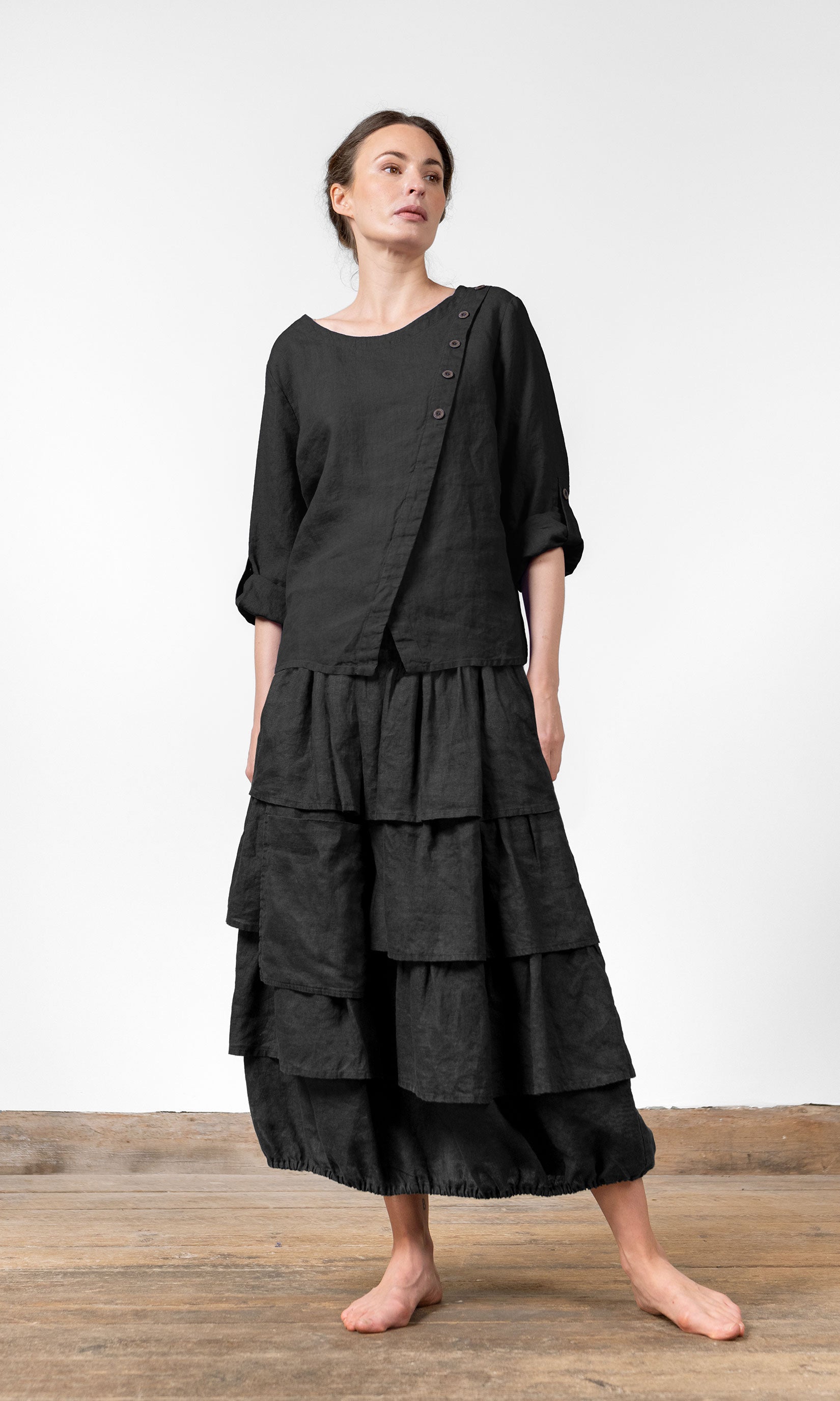 Blus med omlottknäppning