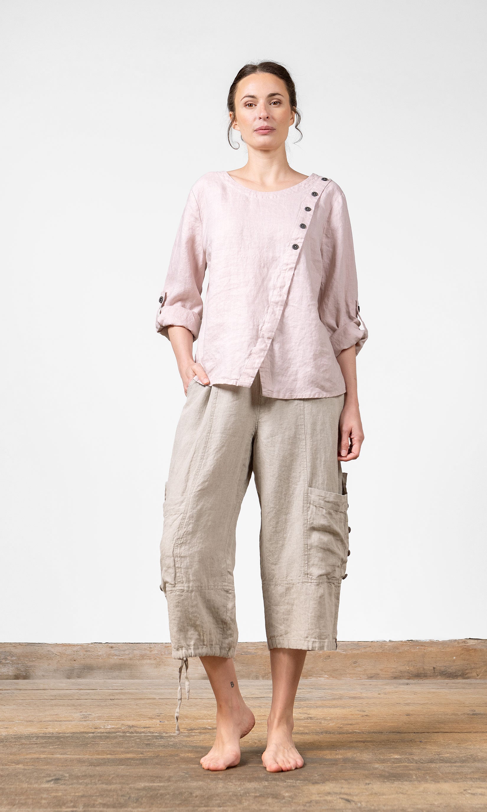 Bluse mit Wickelknöpfen