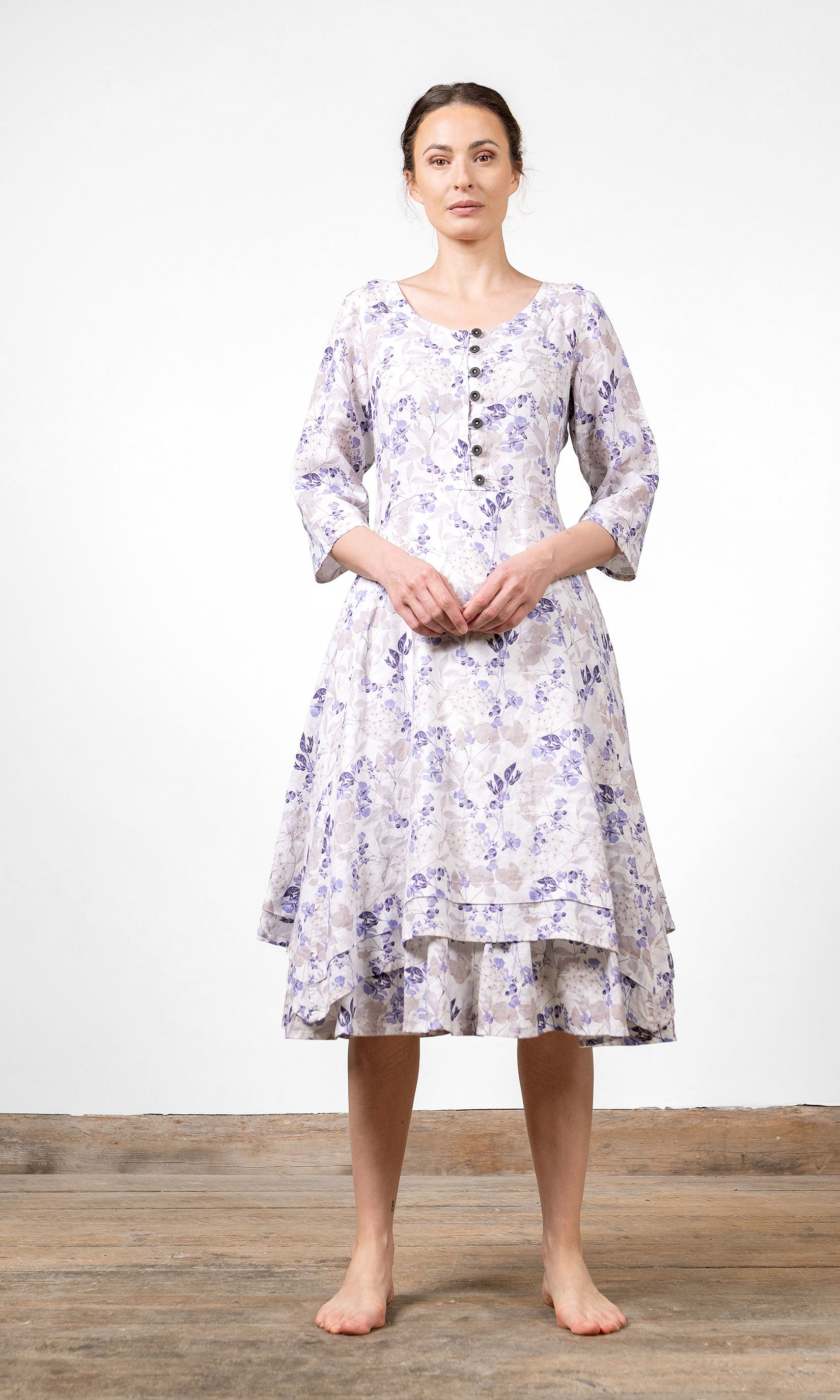 Linen dress with buttons, fitted style