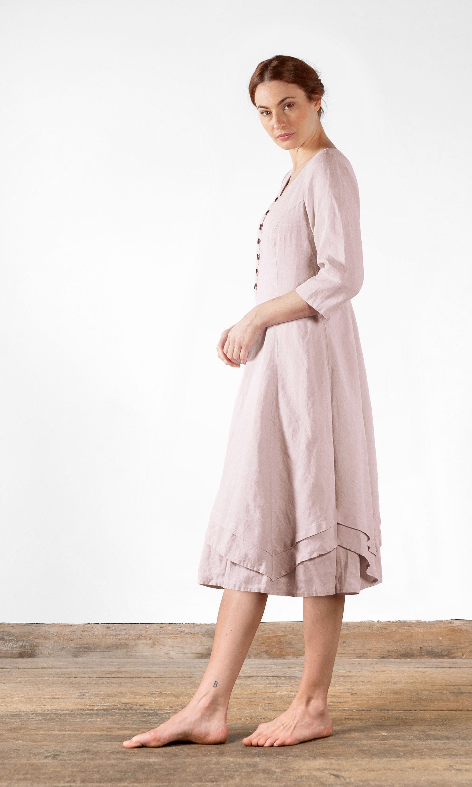 Linen dress with buttons, fitted style