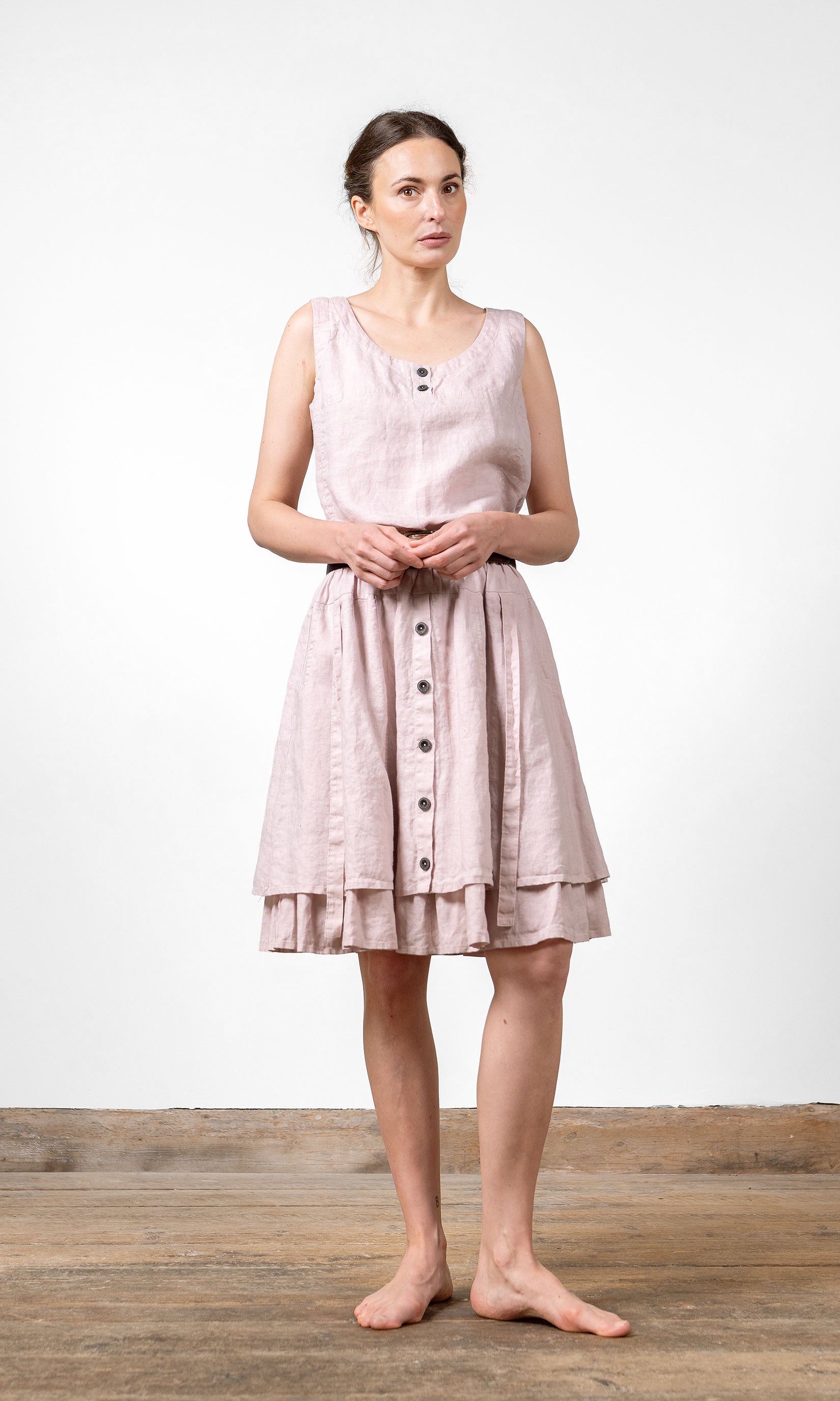 Kort linnekjol med dubbla, vida kjolar