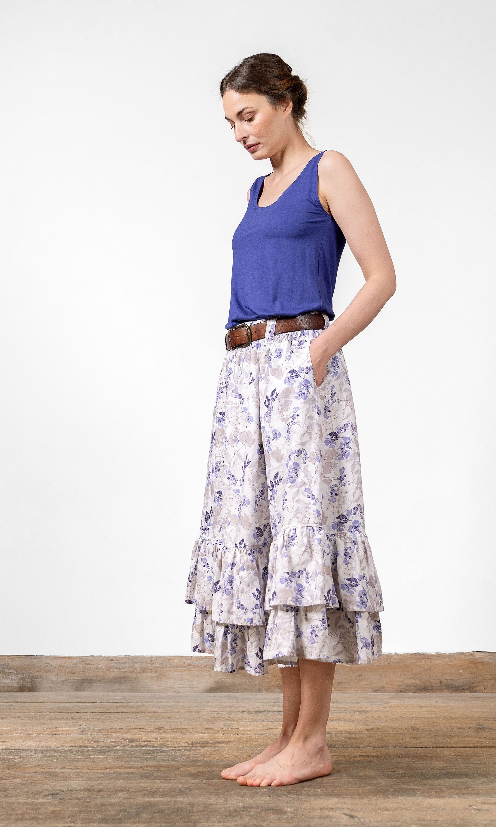 Lång linnekjol med volanger