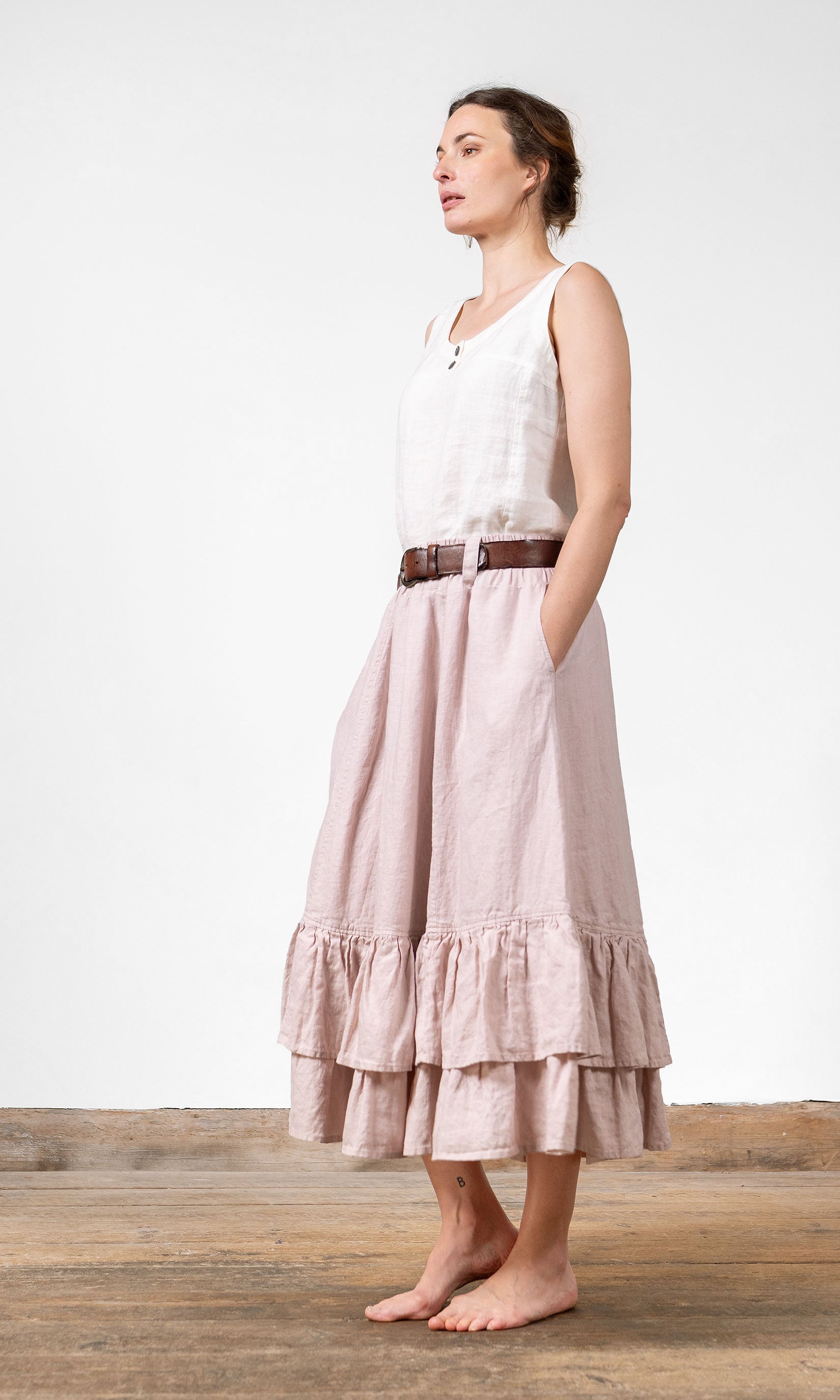 Lång linnekjol med volanger