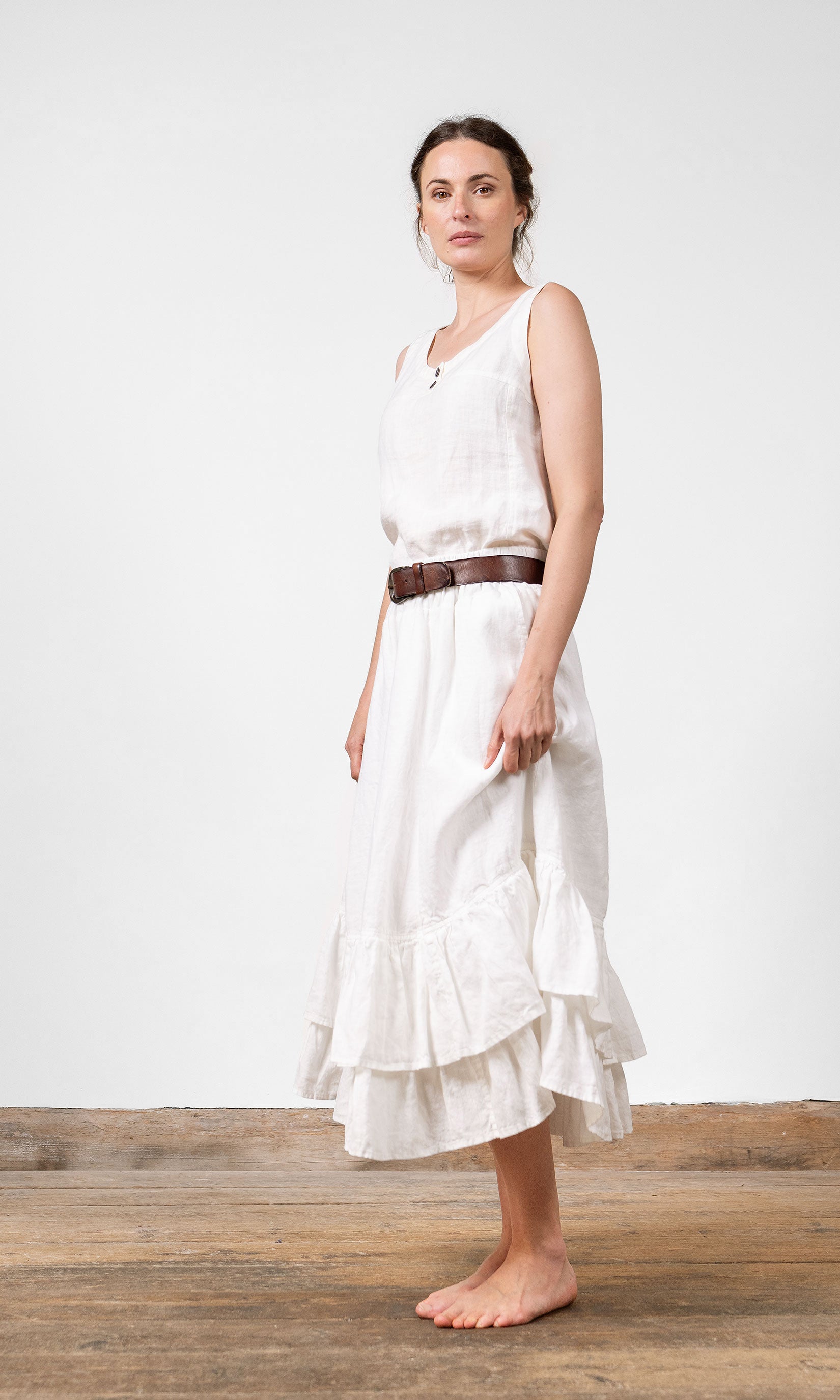 Lång linnekjol med volanger