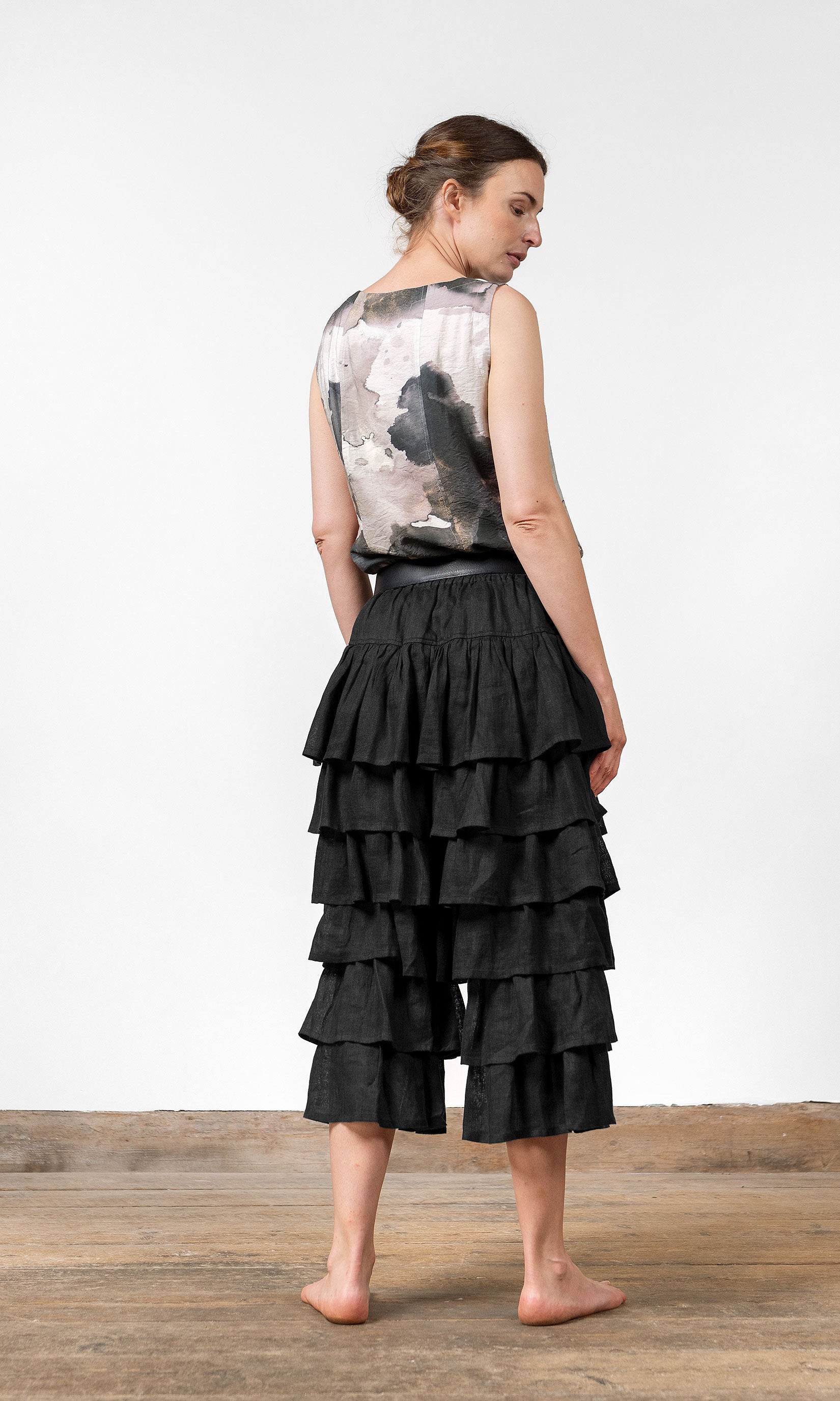 Byxkjol med lager av volang i linne