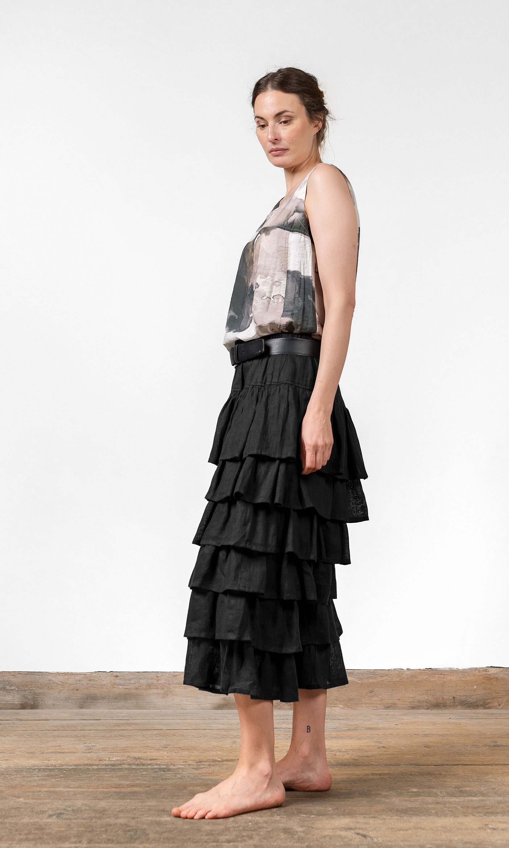 Byxkjol med lager av volang i linne