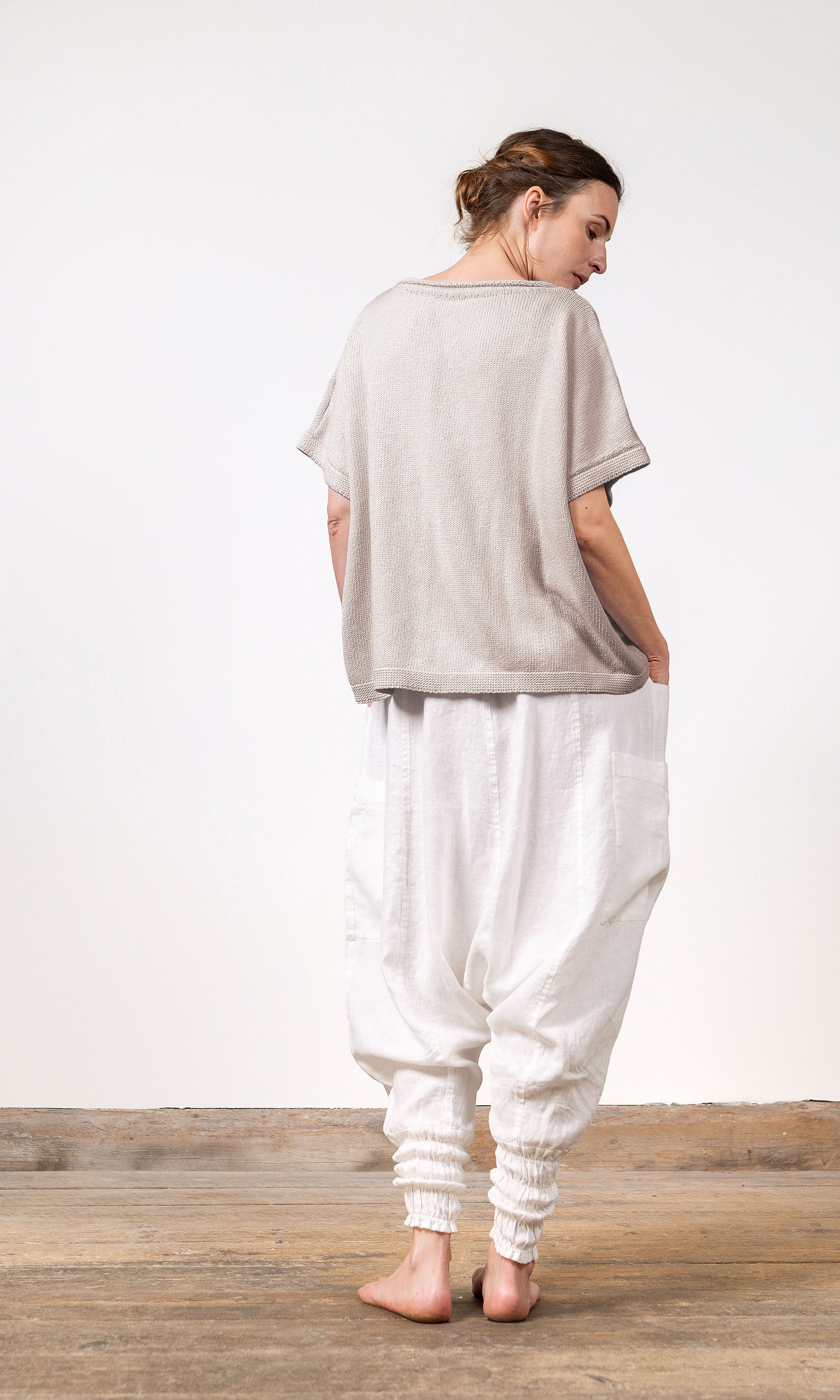 Kort stickad topp i ekologisk bomull