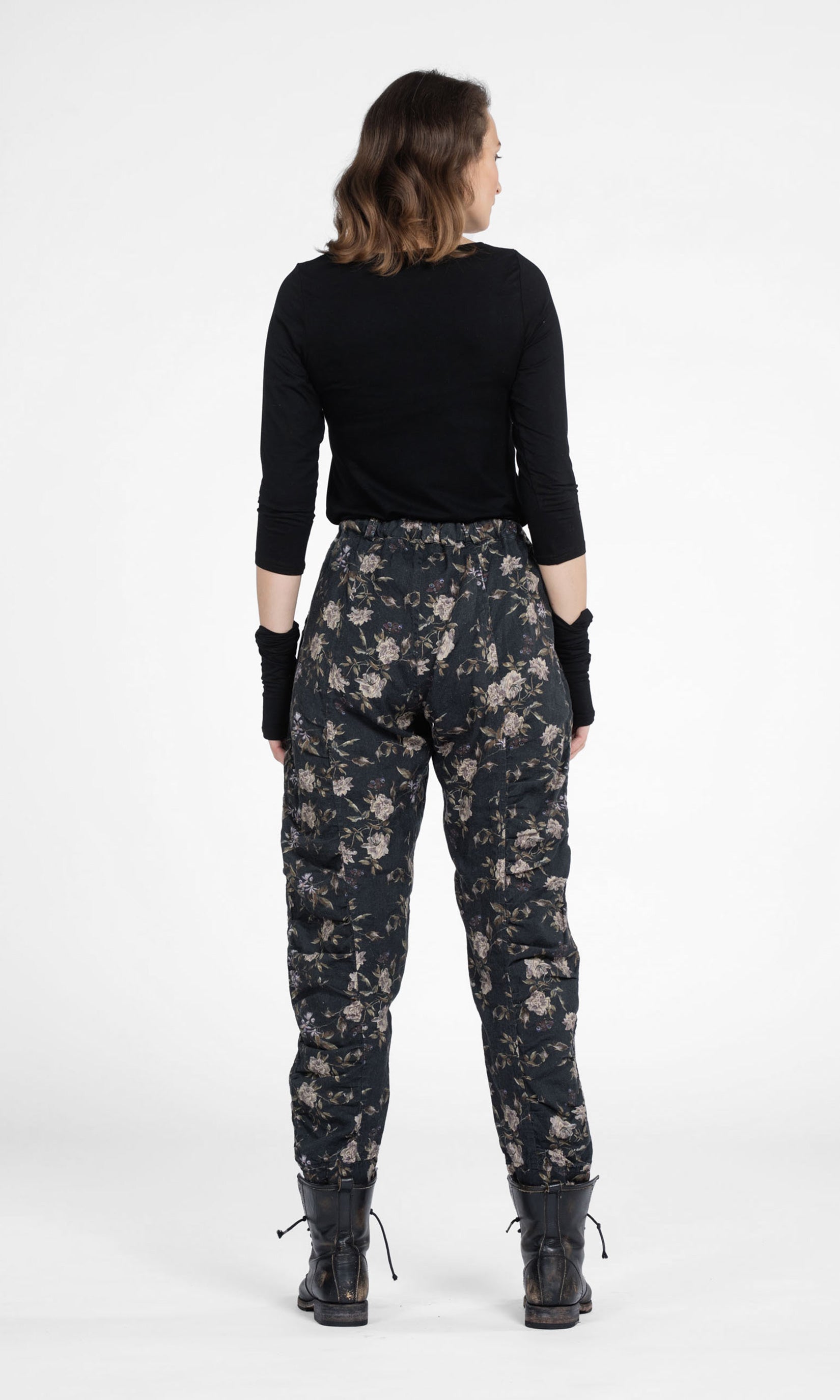 Pleated linen trousers with zippers