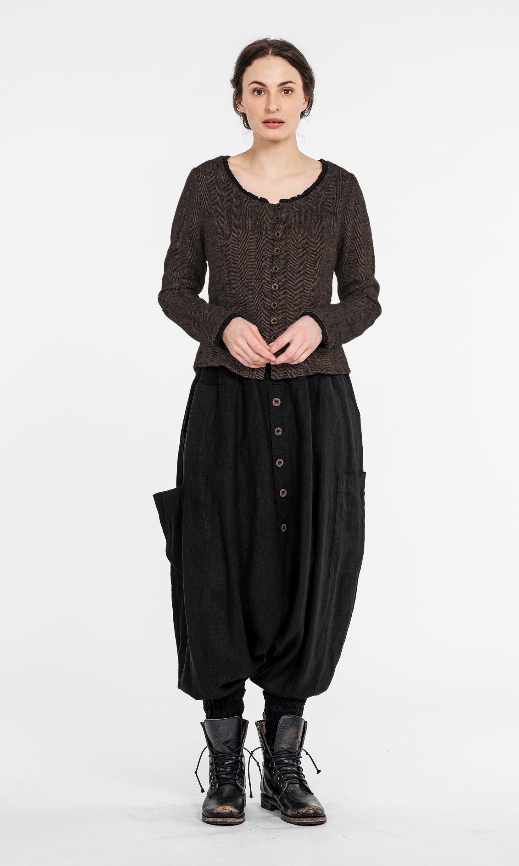 Long-sleeved linen blouse with button closure