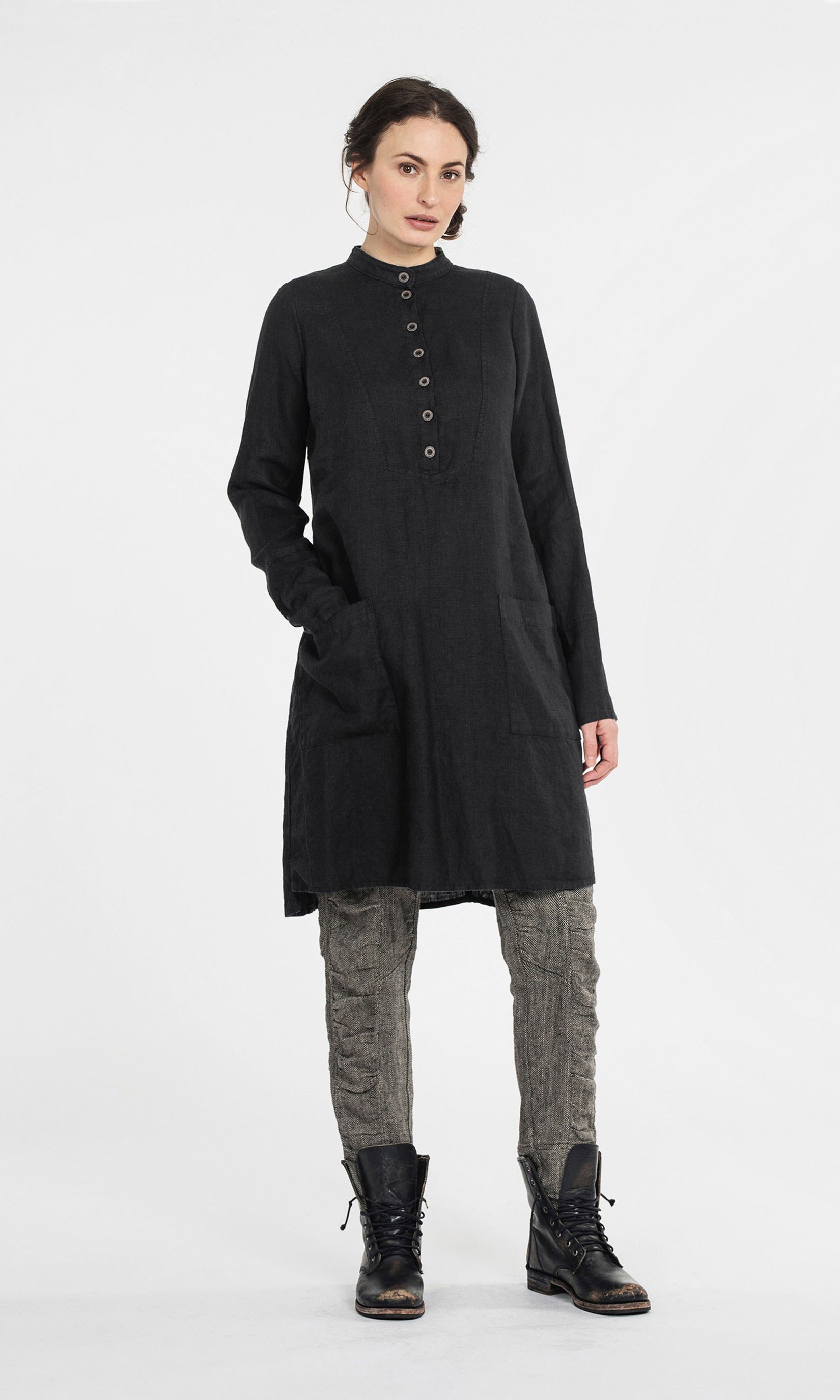 Linen dress with large pockets