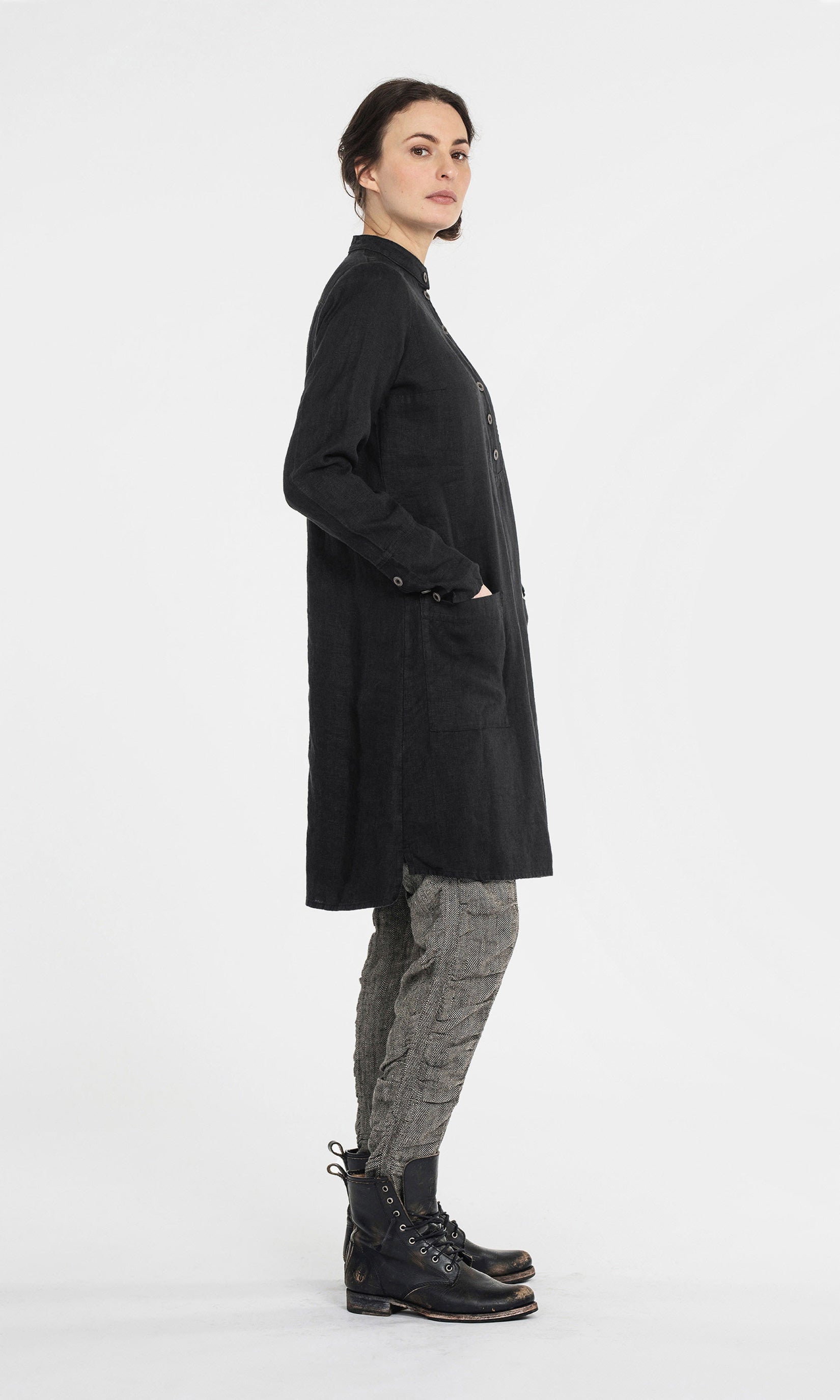 Linen dress with large pockets