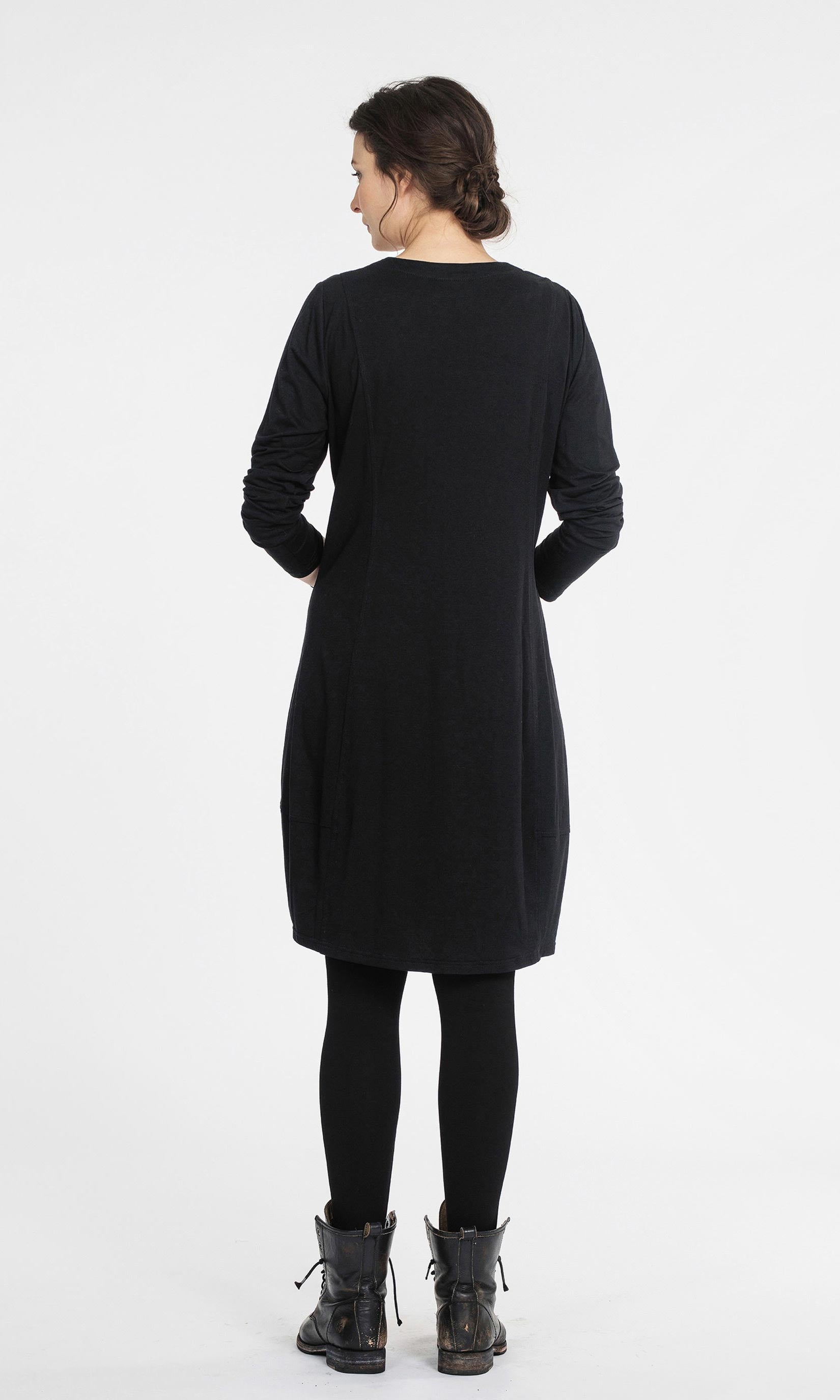V-neck viscose dress with balloon skirt and pockets
