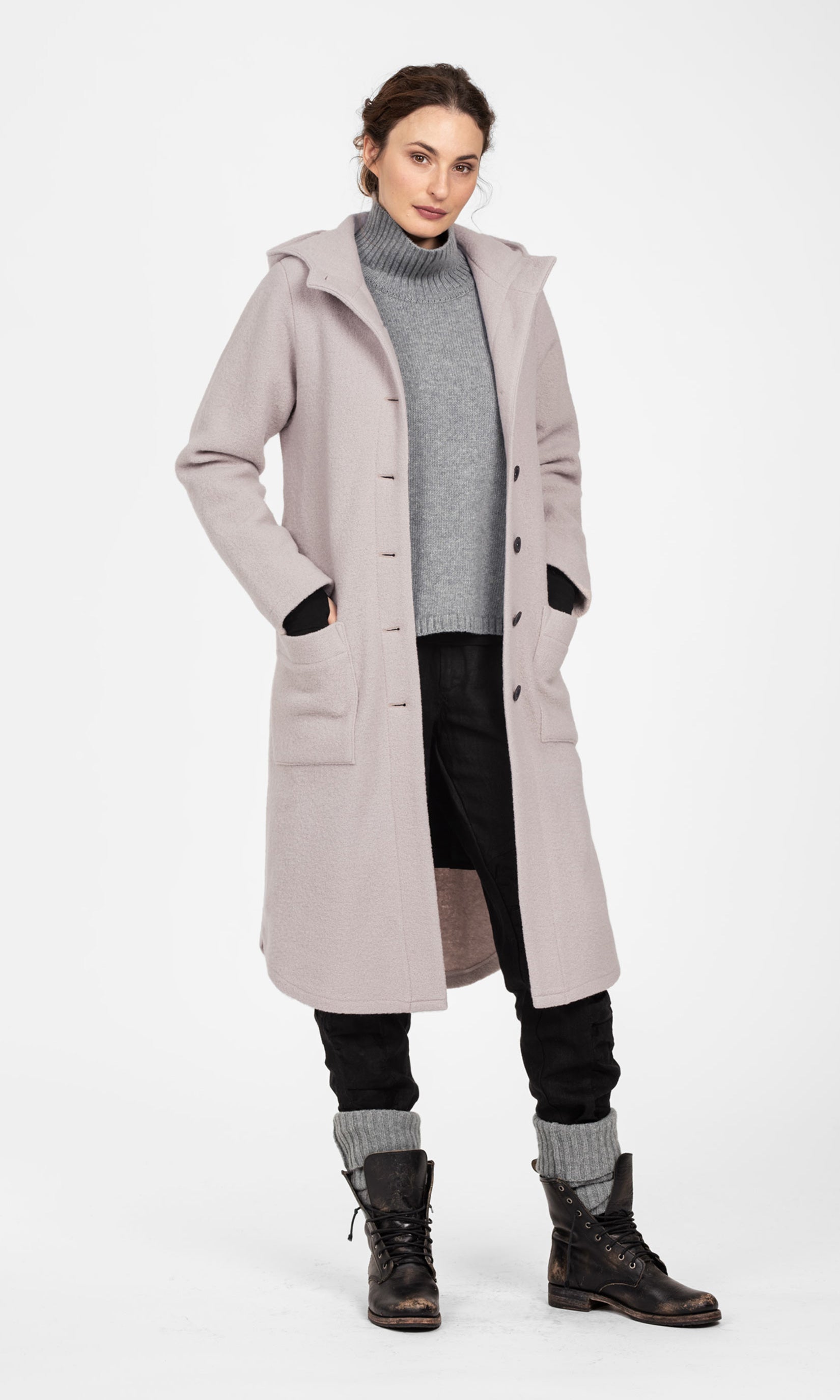 Straight wool coat with button closure and hood