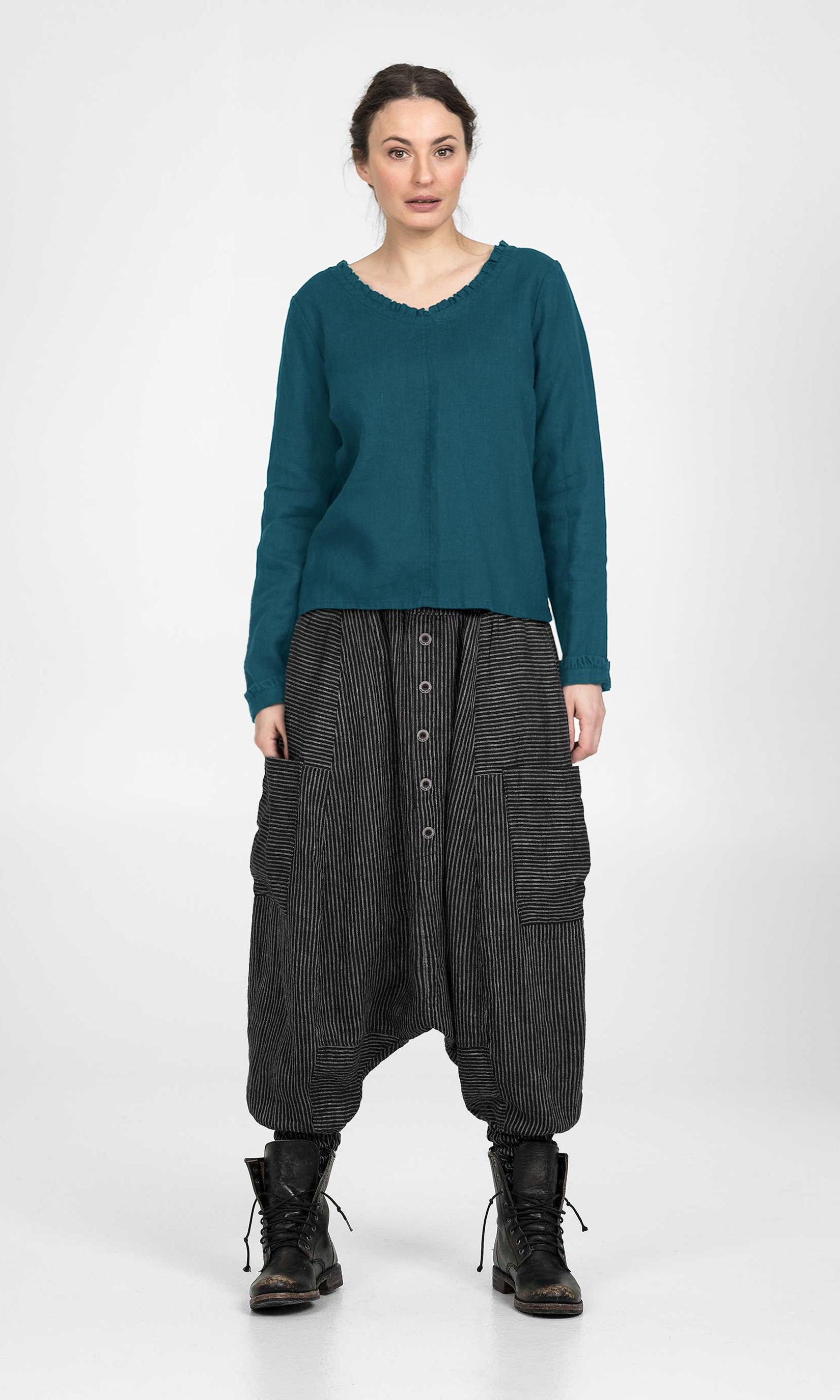 Linen tunic with ruffles