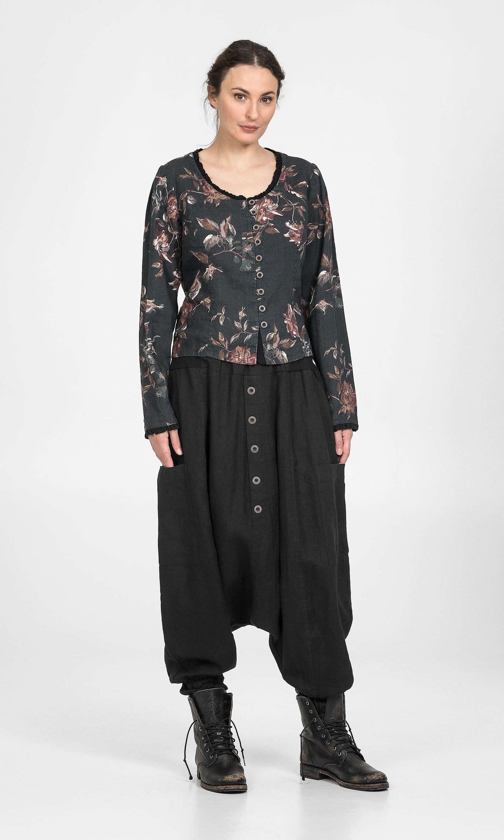 Long-sleeved linen blouse with button closure